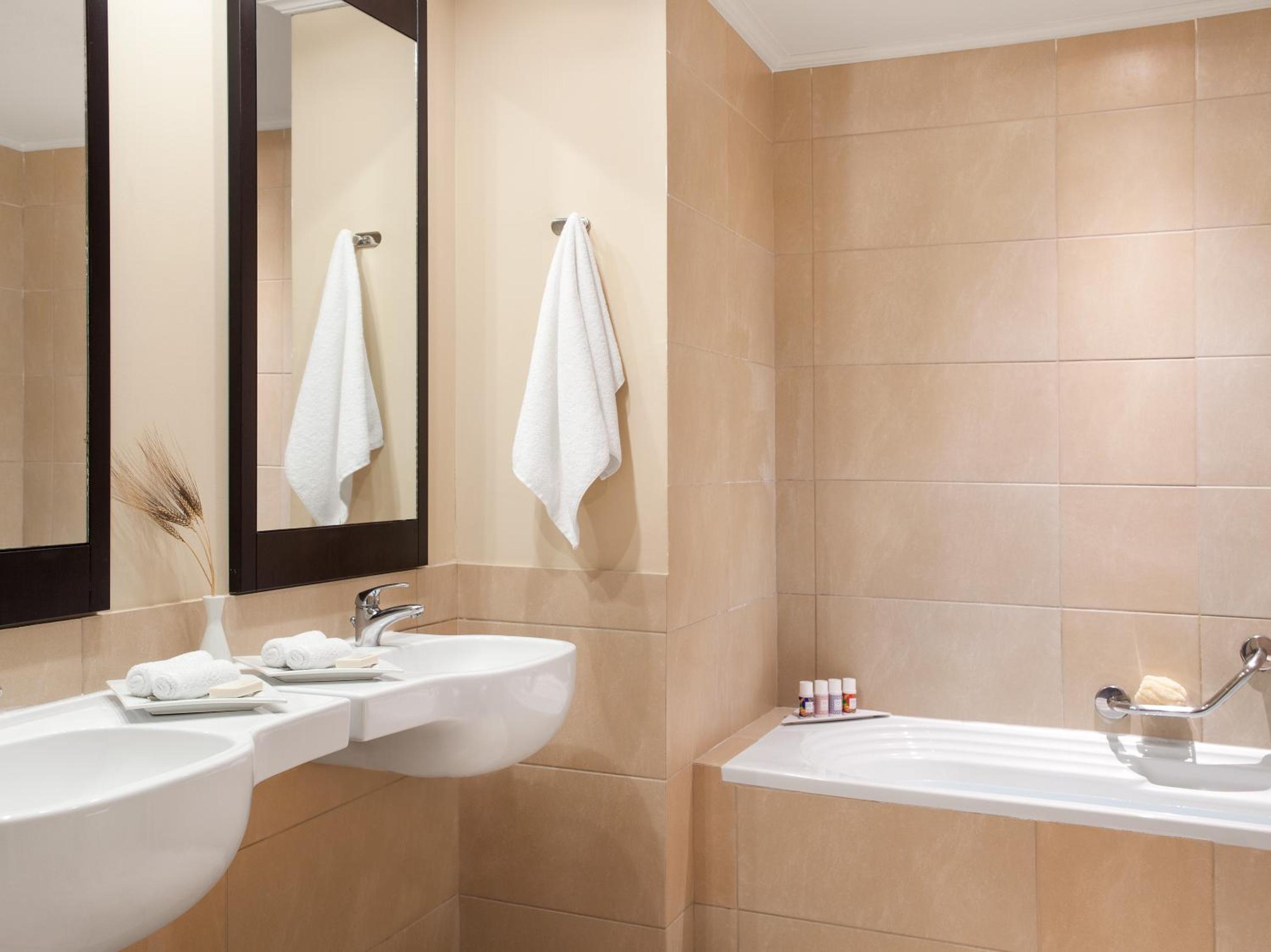 Deluxe Room Panoramic - Photo 4