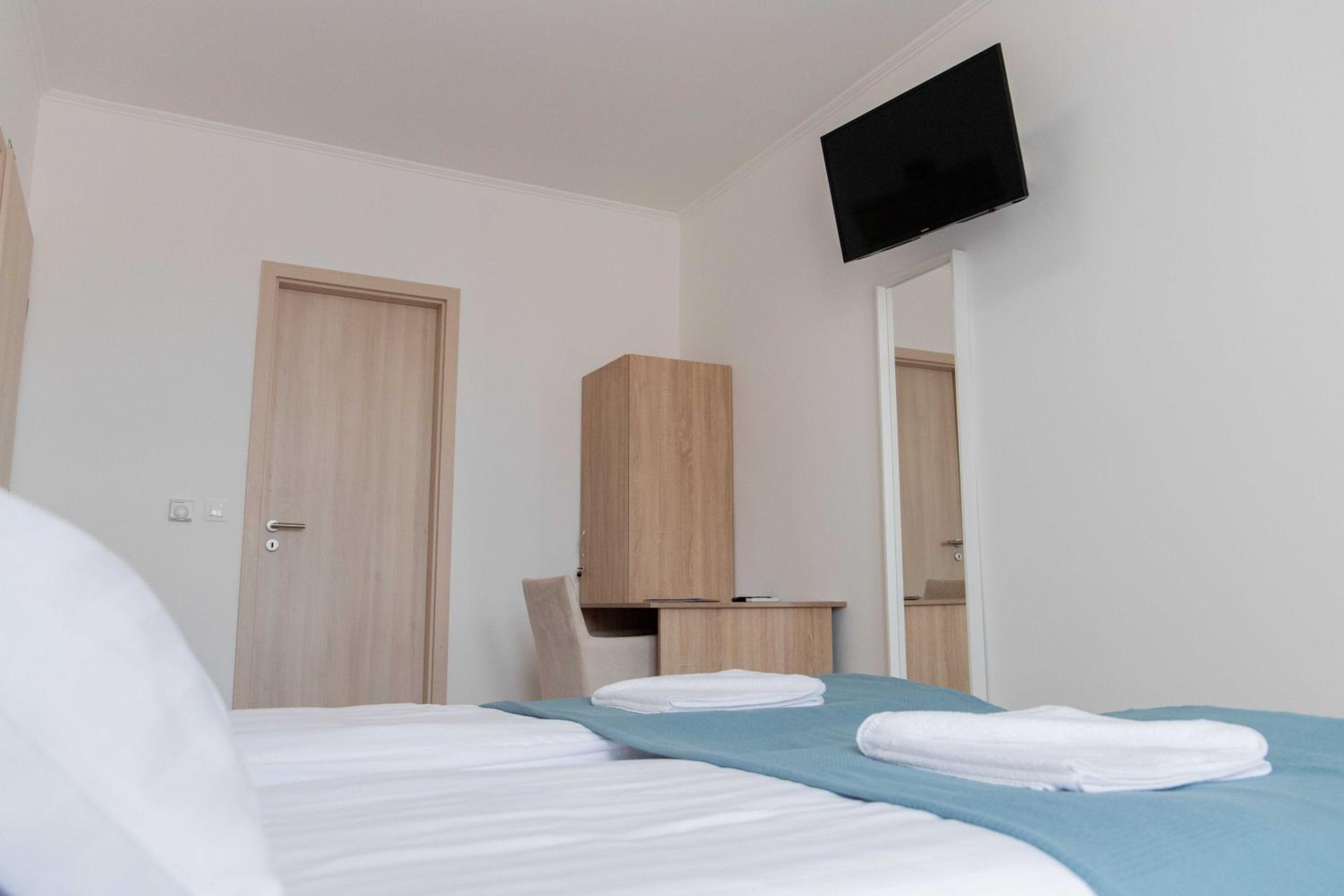 Twin Room with Garden View photo 3