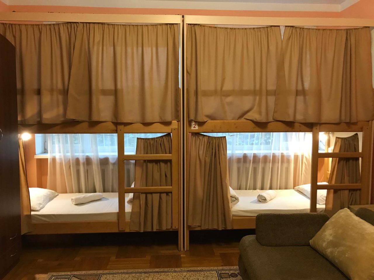 8-Bed Mixed Dormitory Room photo 1