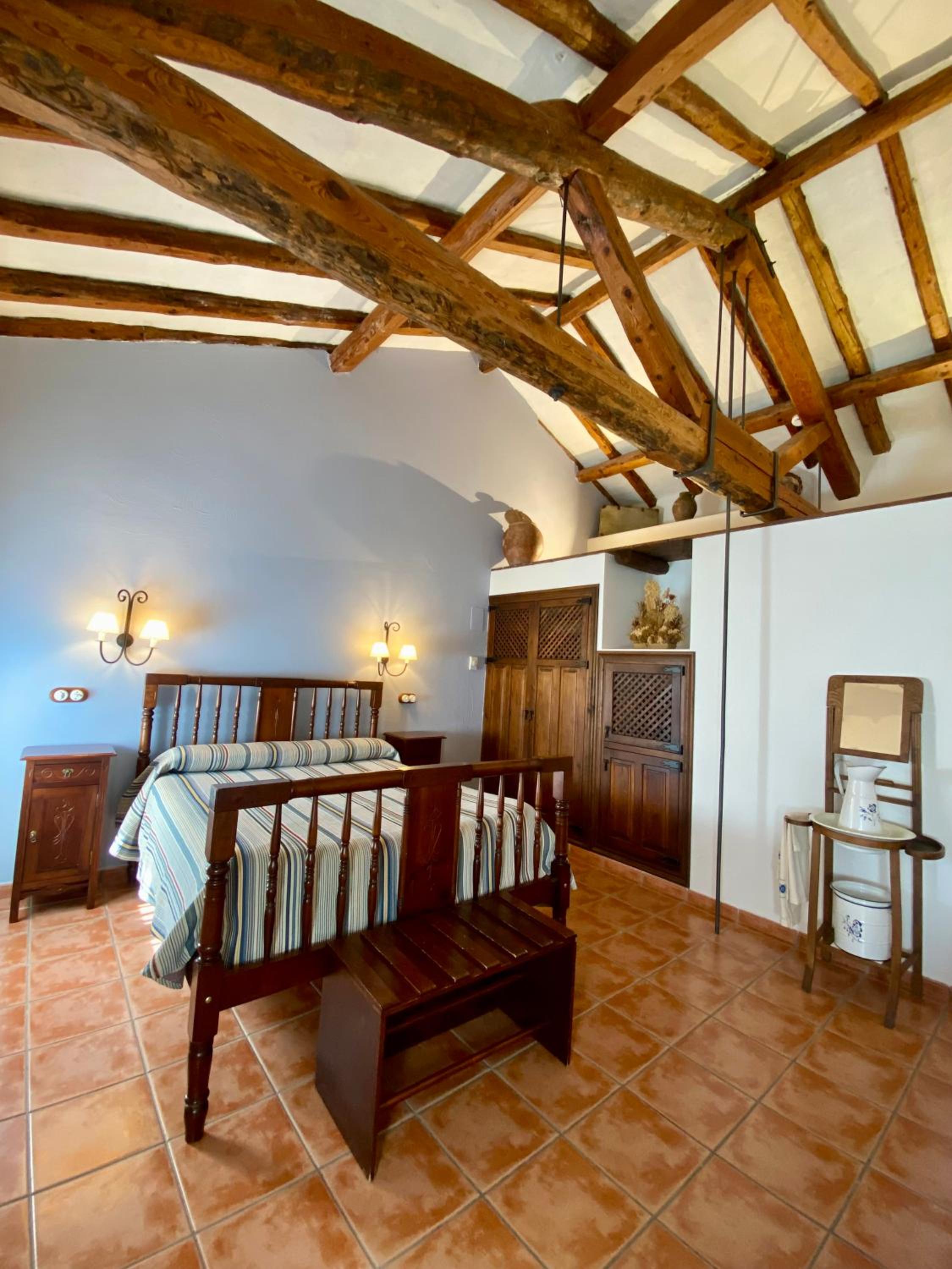 Superior Double or Twin Room - Photo 8