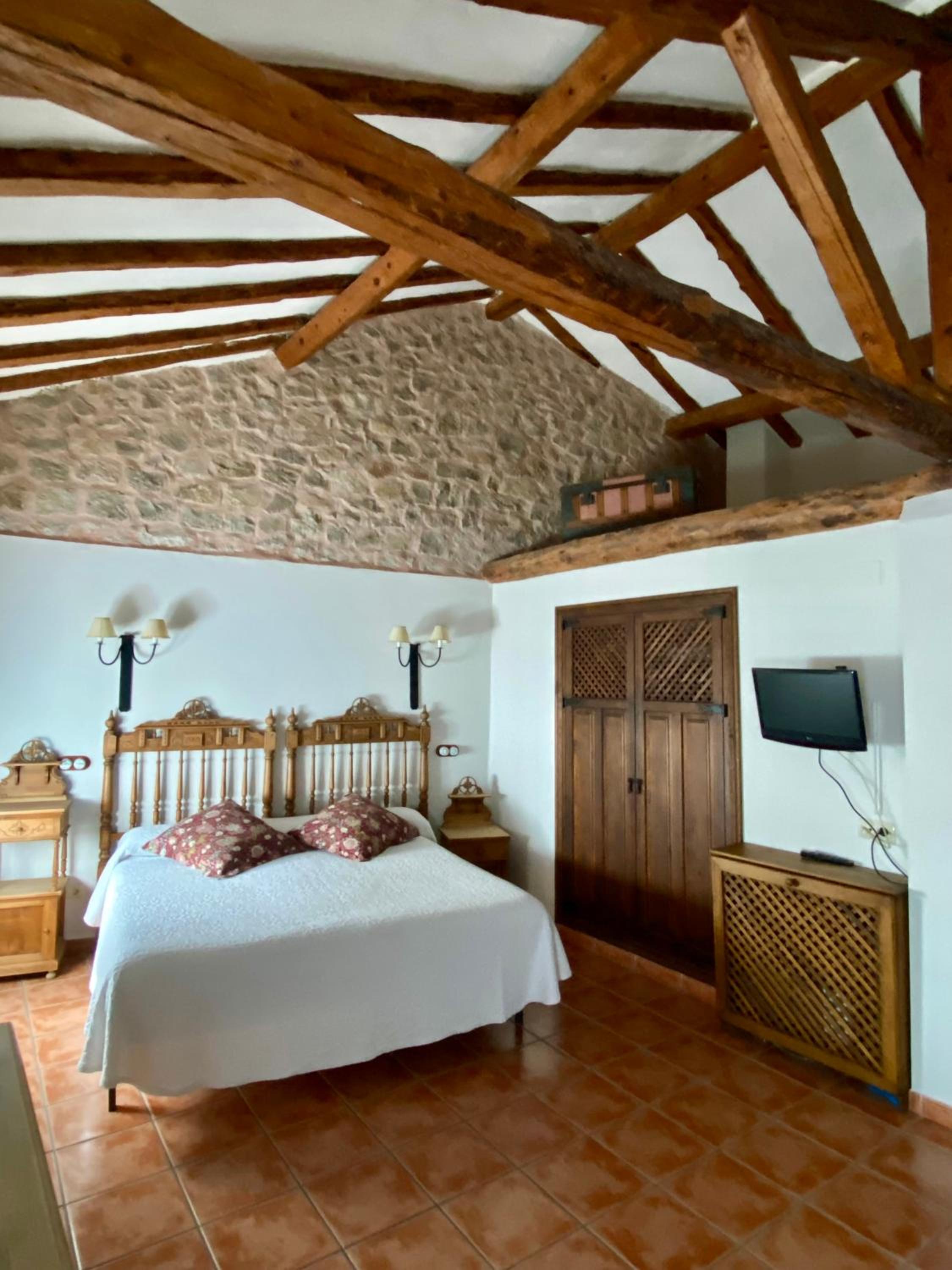 Superior Double or Twin Room - Photo 5