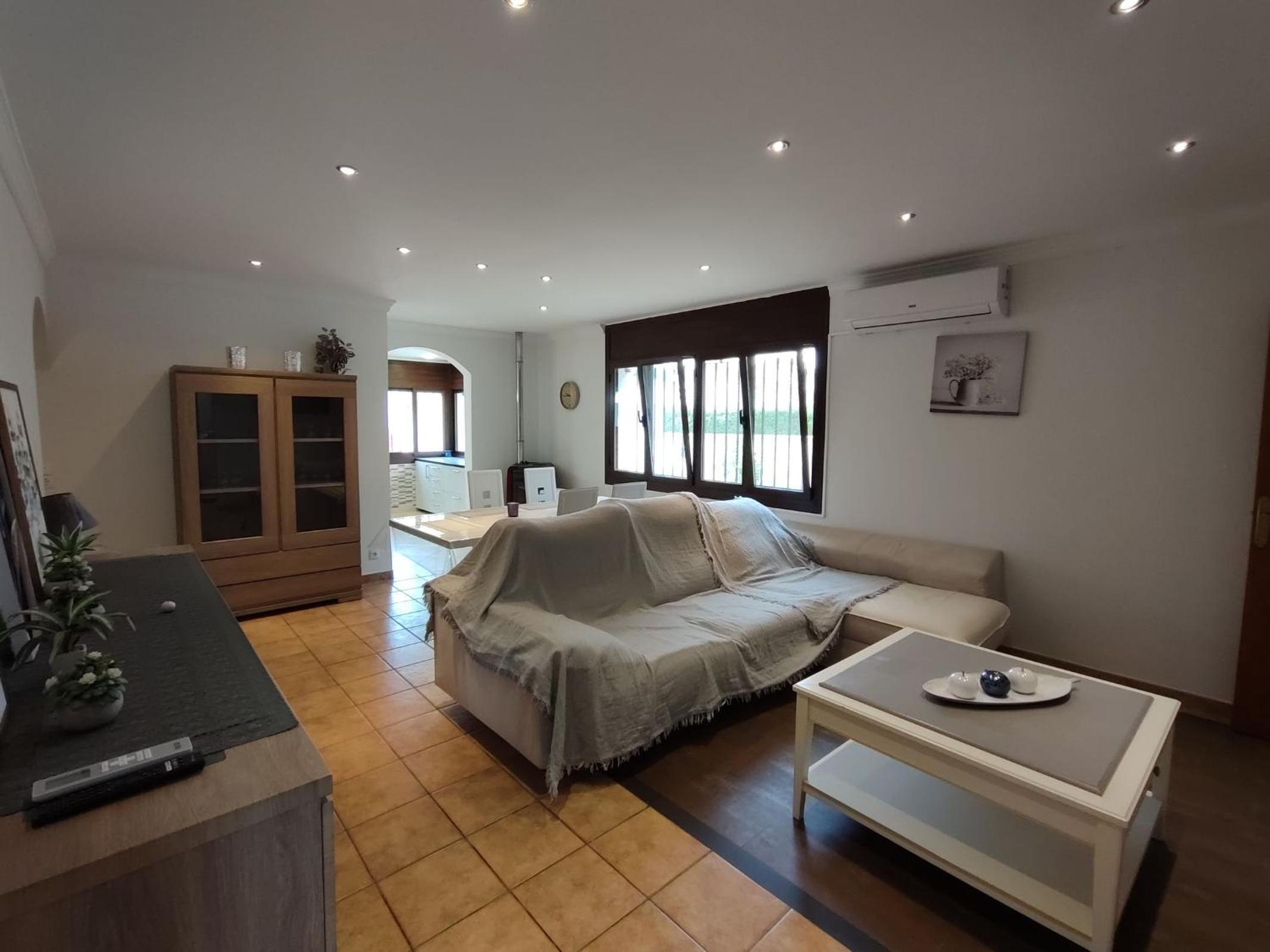 Villa de Tres Habitaciones