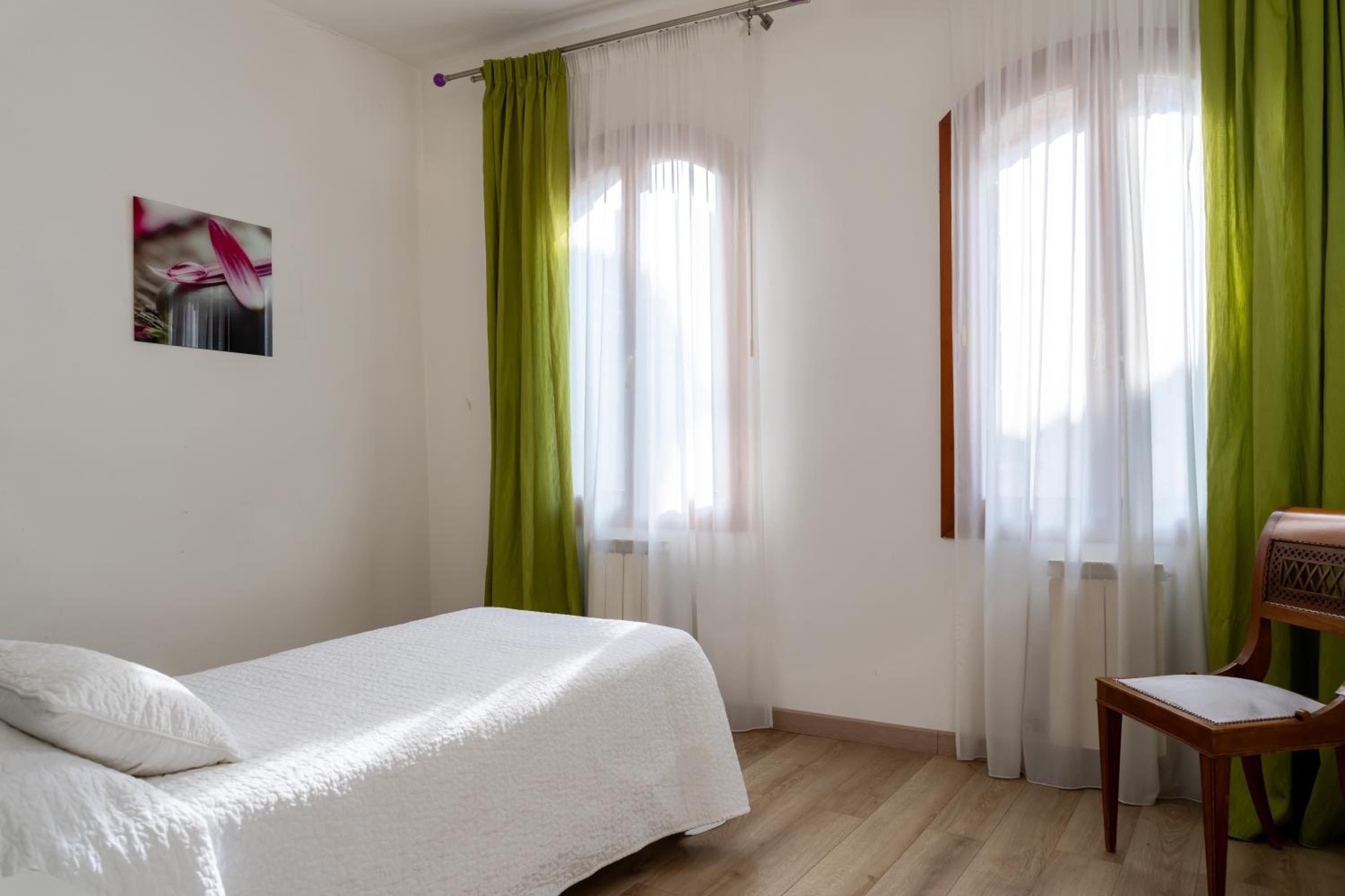 Three-Bedroom Apartment - Separate Building photo 3