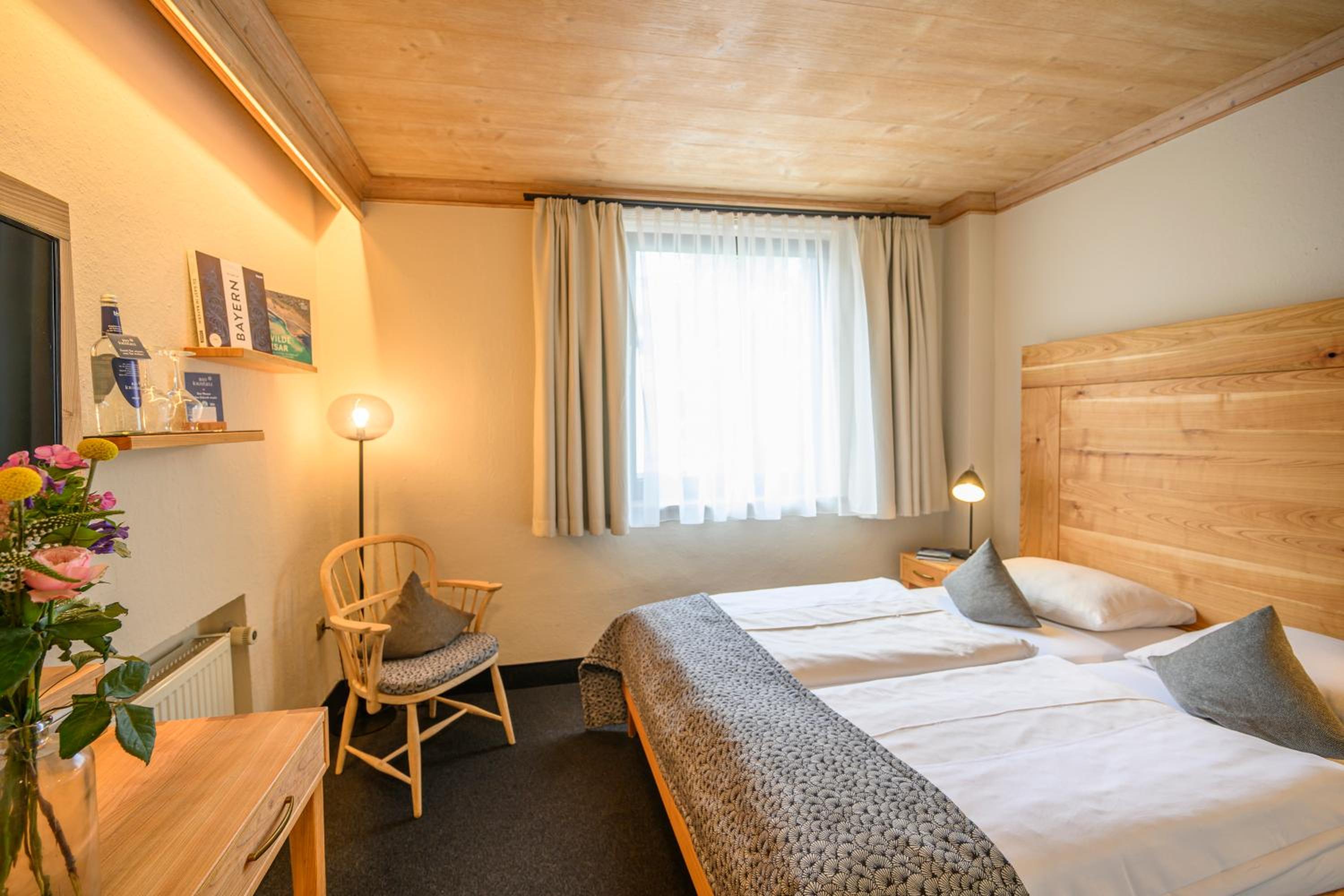 Small & Cozy - Photo 1