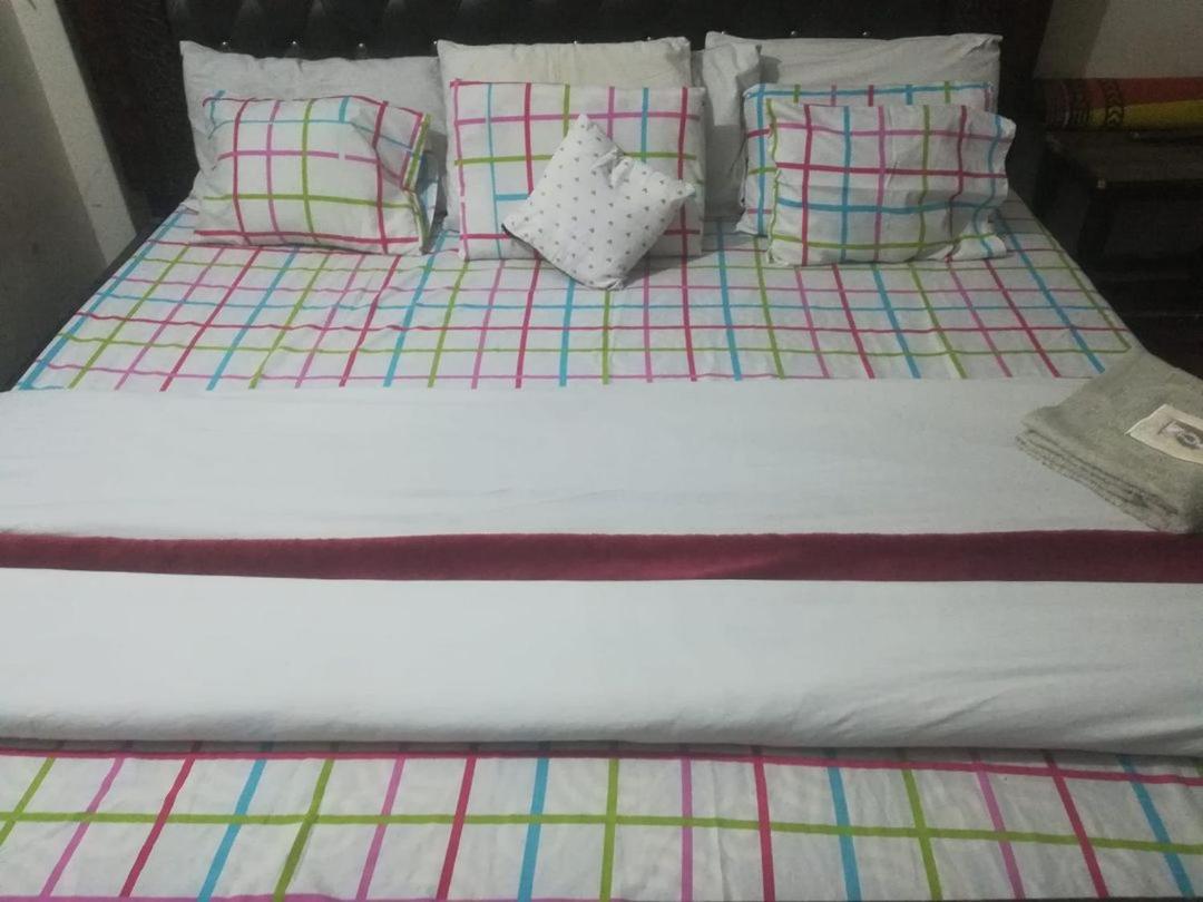 Economy Twin Room photo 3