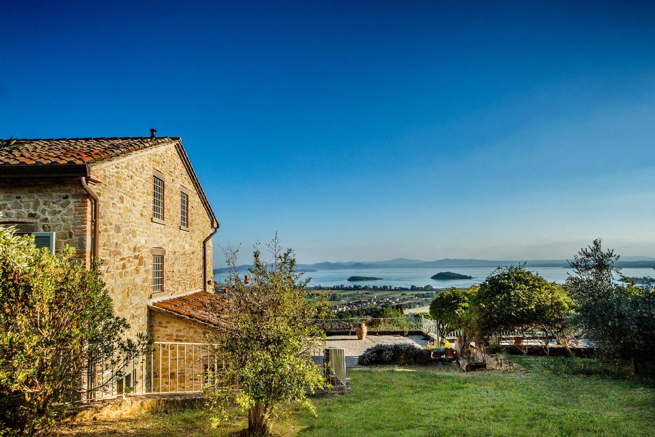 Villa photo 3