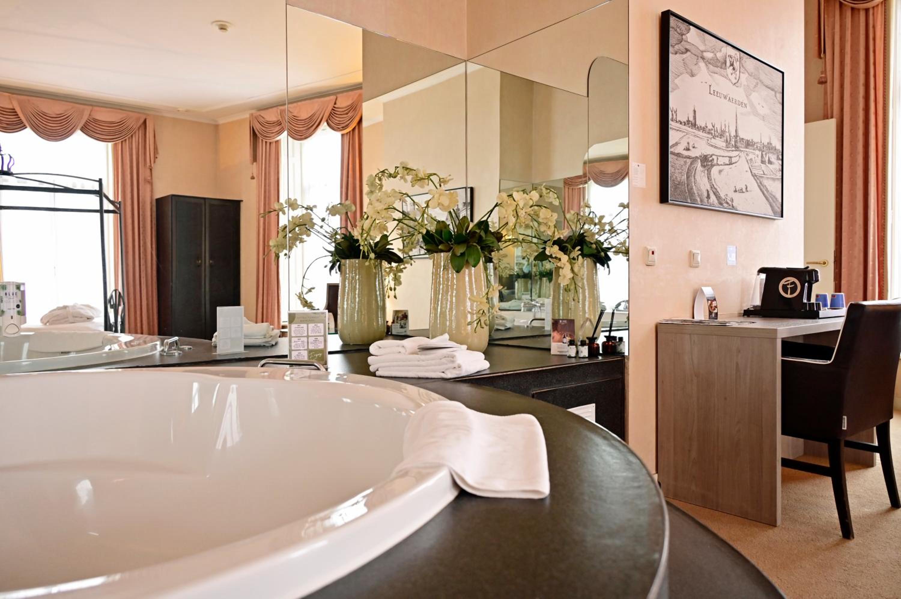 Deluxe Suite photo 2