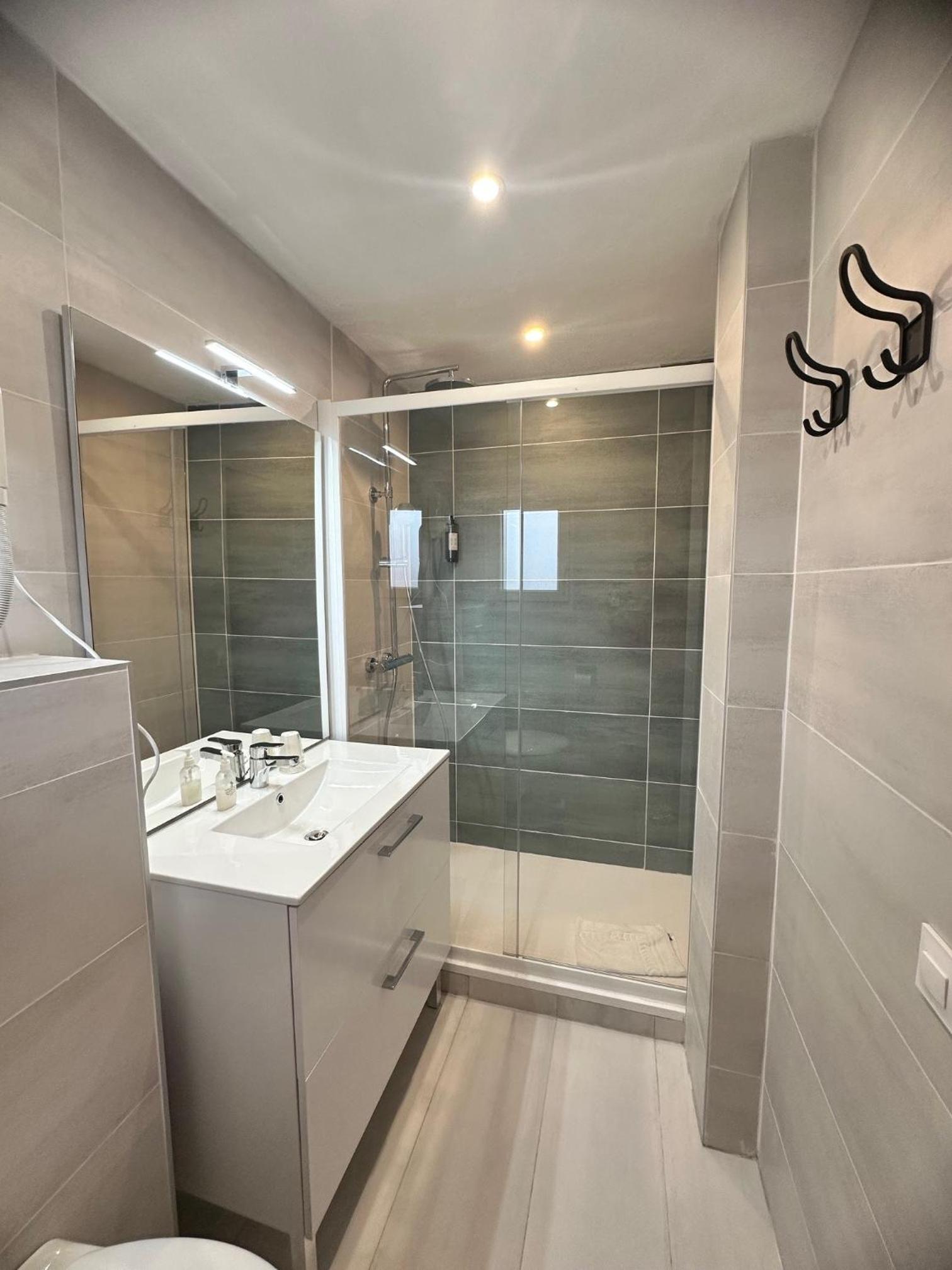 Comfort Double Room with Terrace or Balcony - Partial sea view - Photo 4