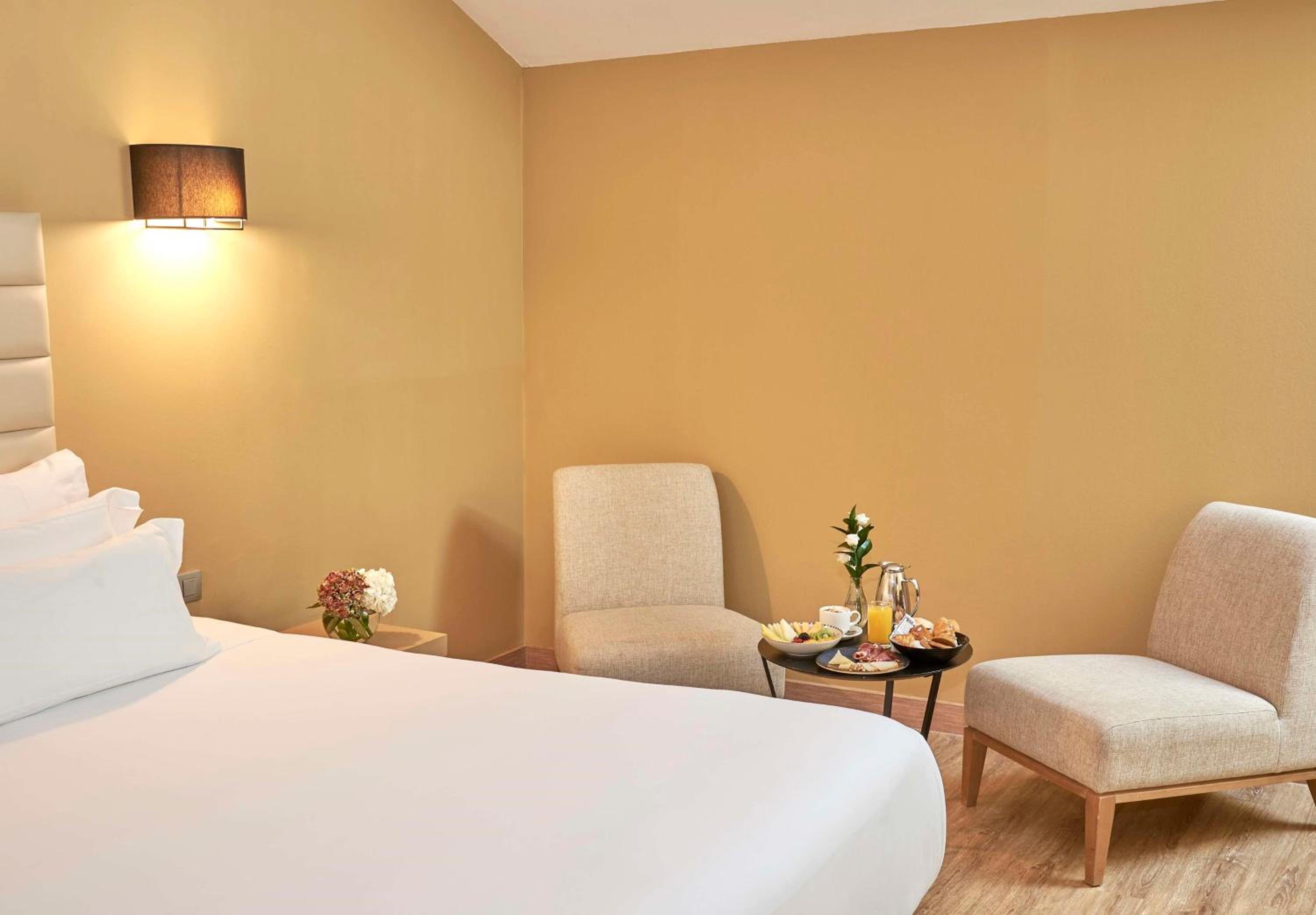 Superior Double or Twin Room - Photo 2