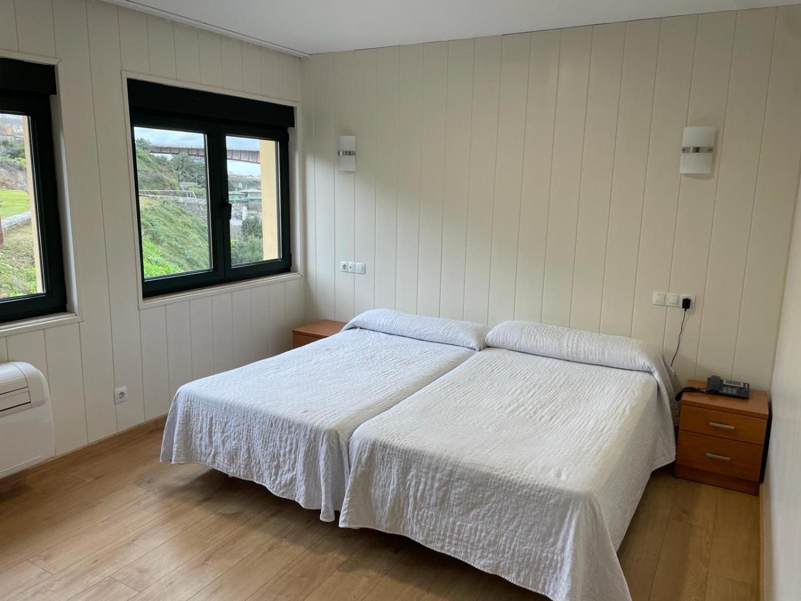 Budget Twin Room photo 2