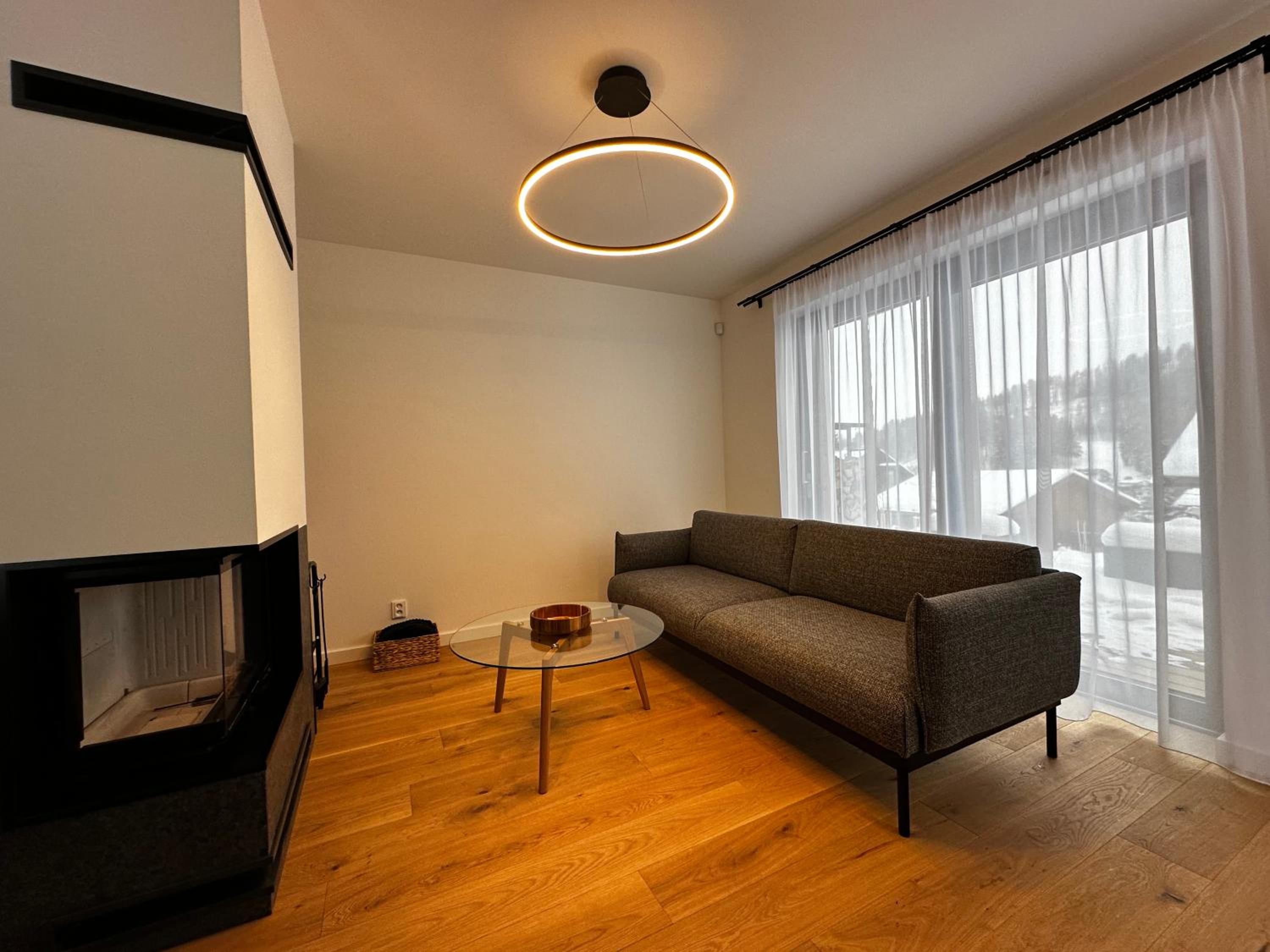 One-Bedroom Apartment photo 1