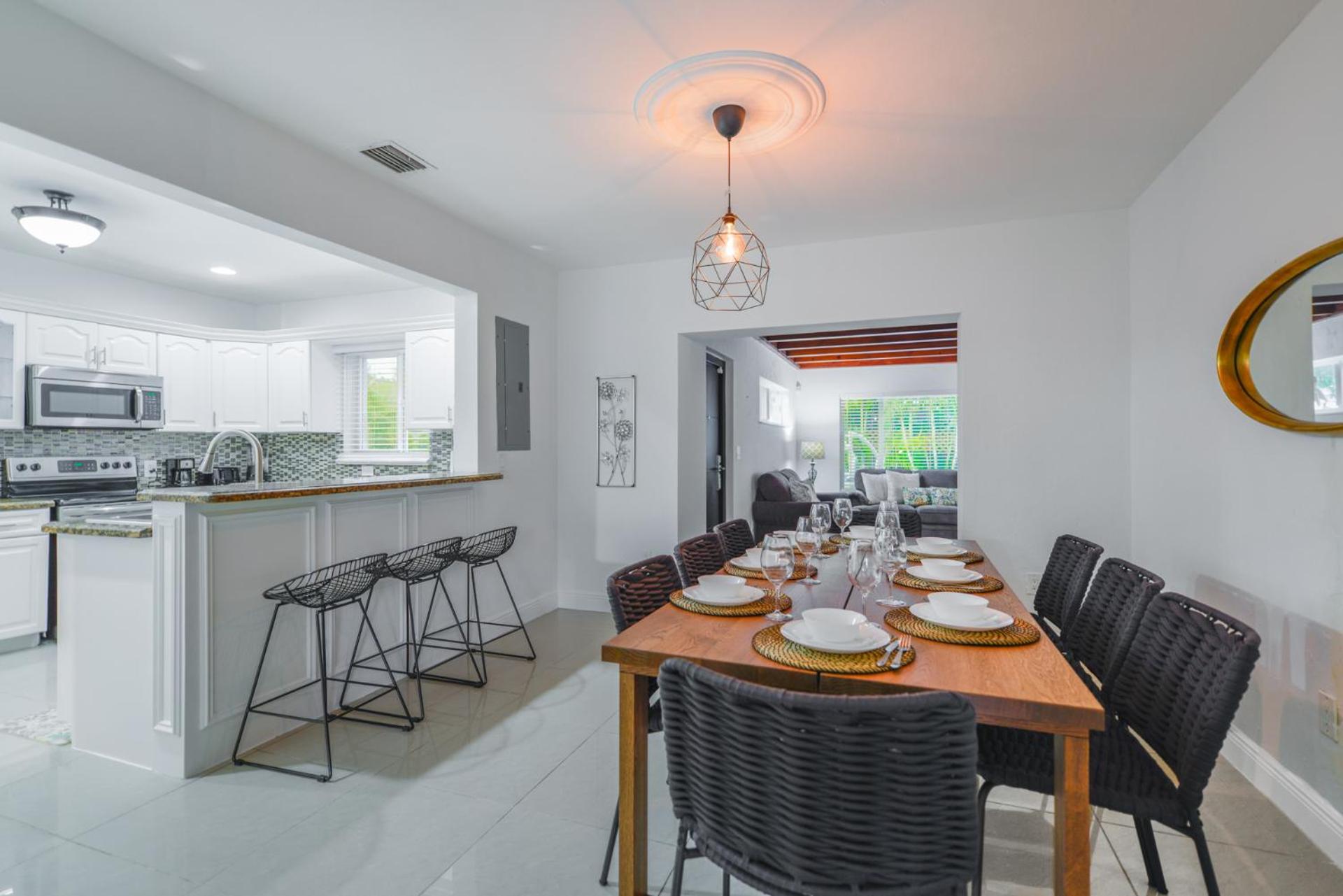 Three-Bedroom House photo 2