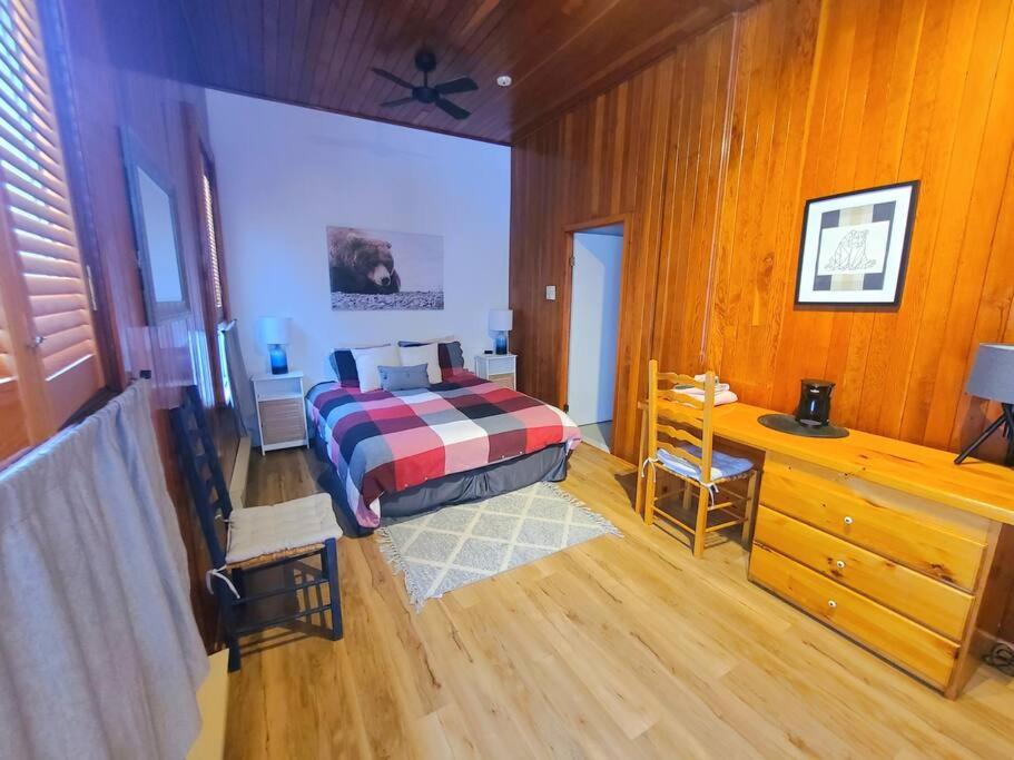 Three-Bedroom House photo 1