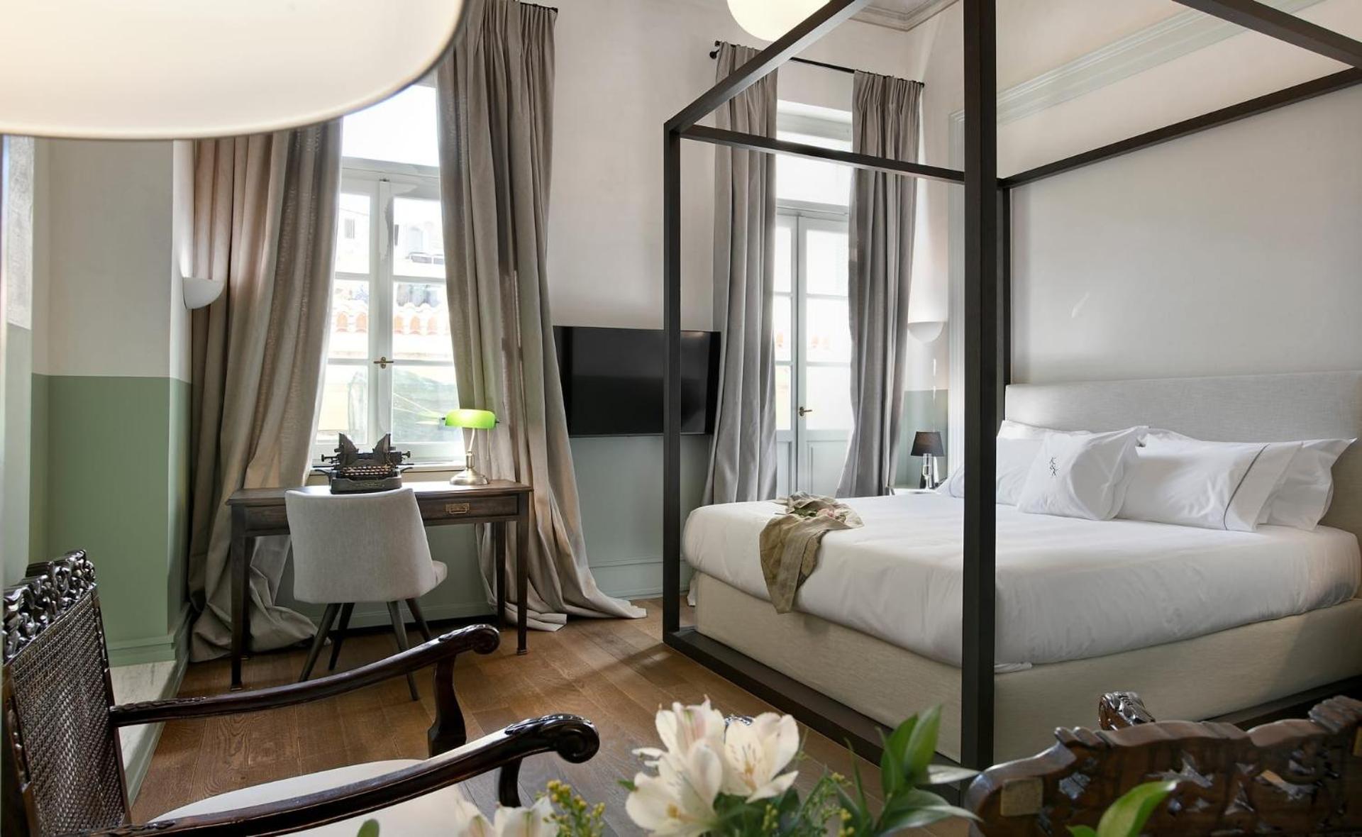 One-Bedroom Apartment With Balcony And City View