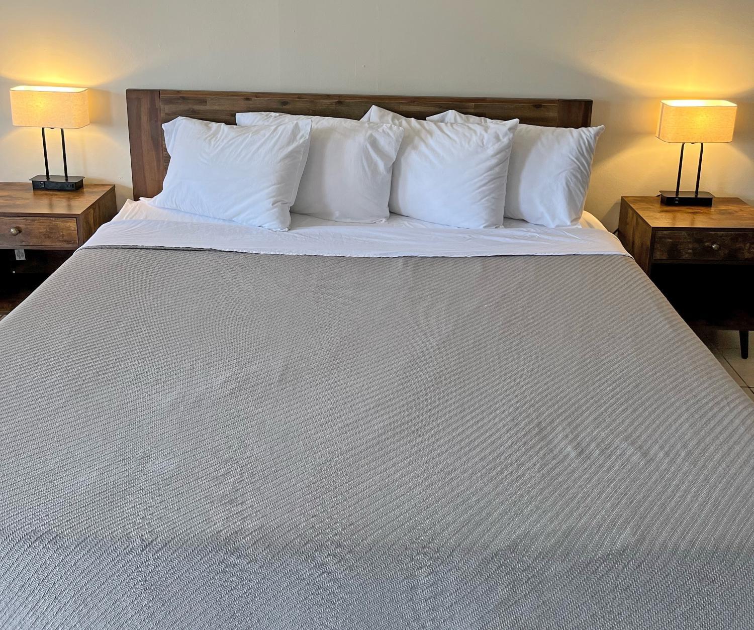 Standard King Room photo 2