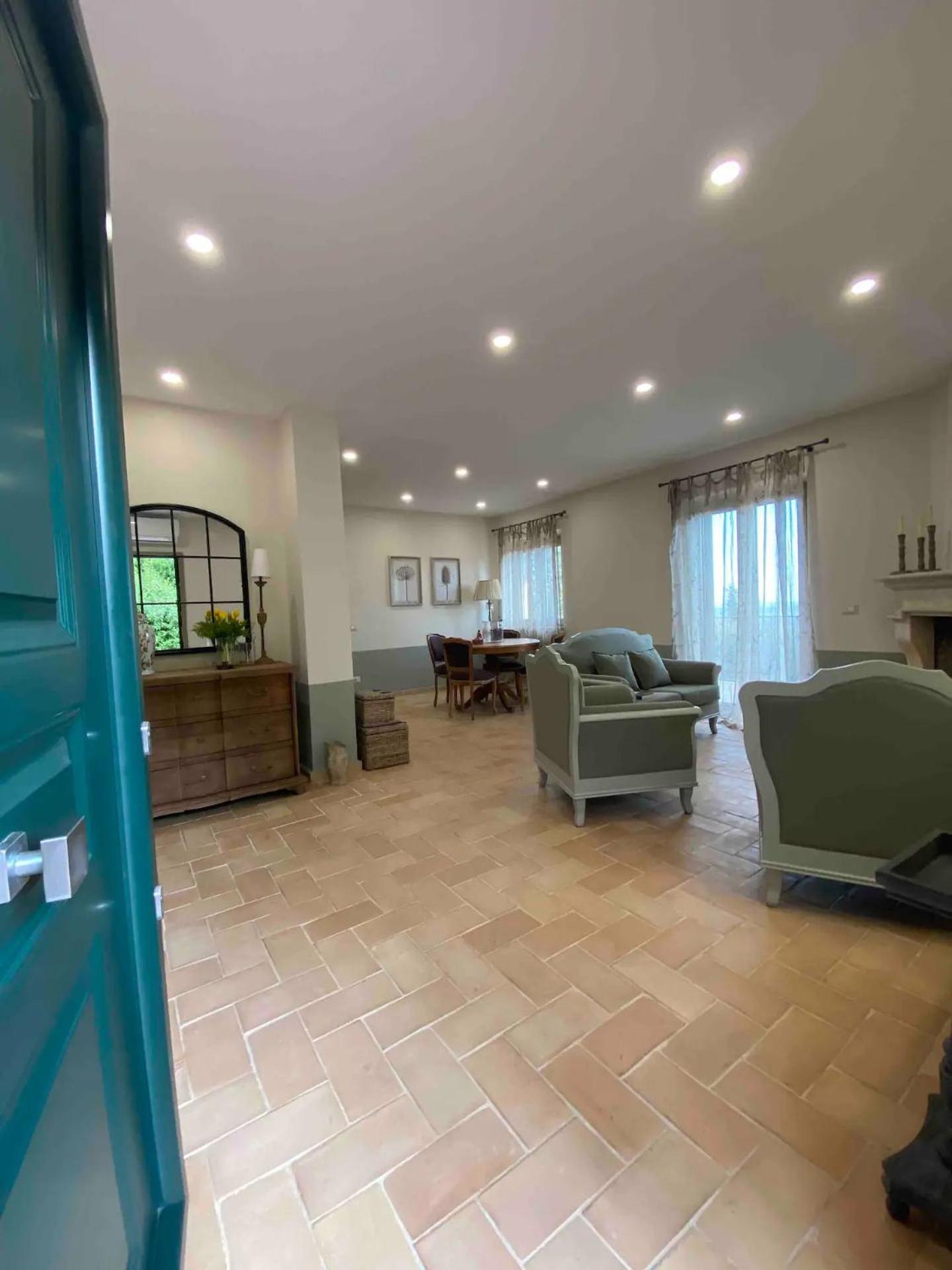 Villa photo 1