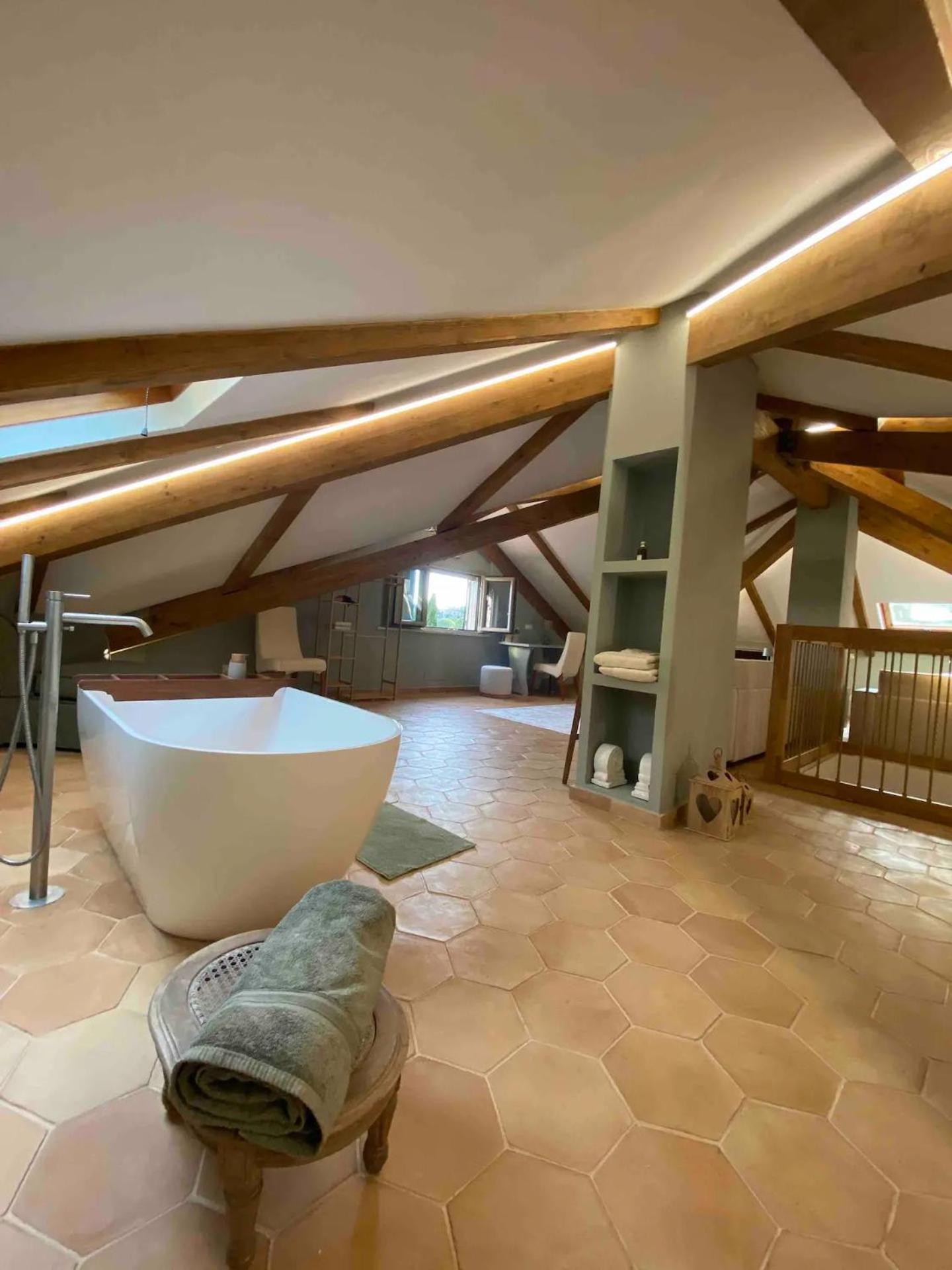 Villa photo 3