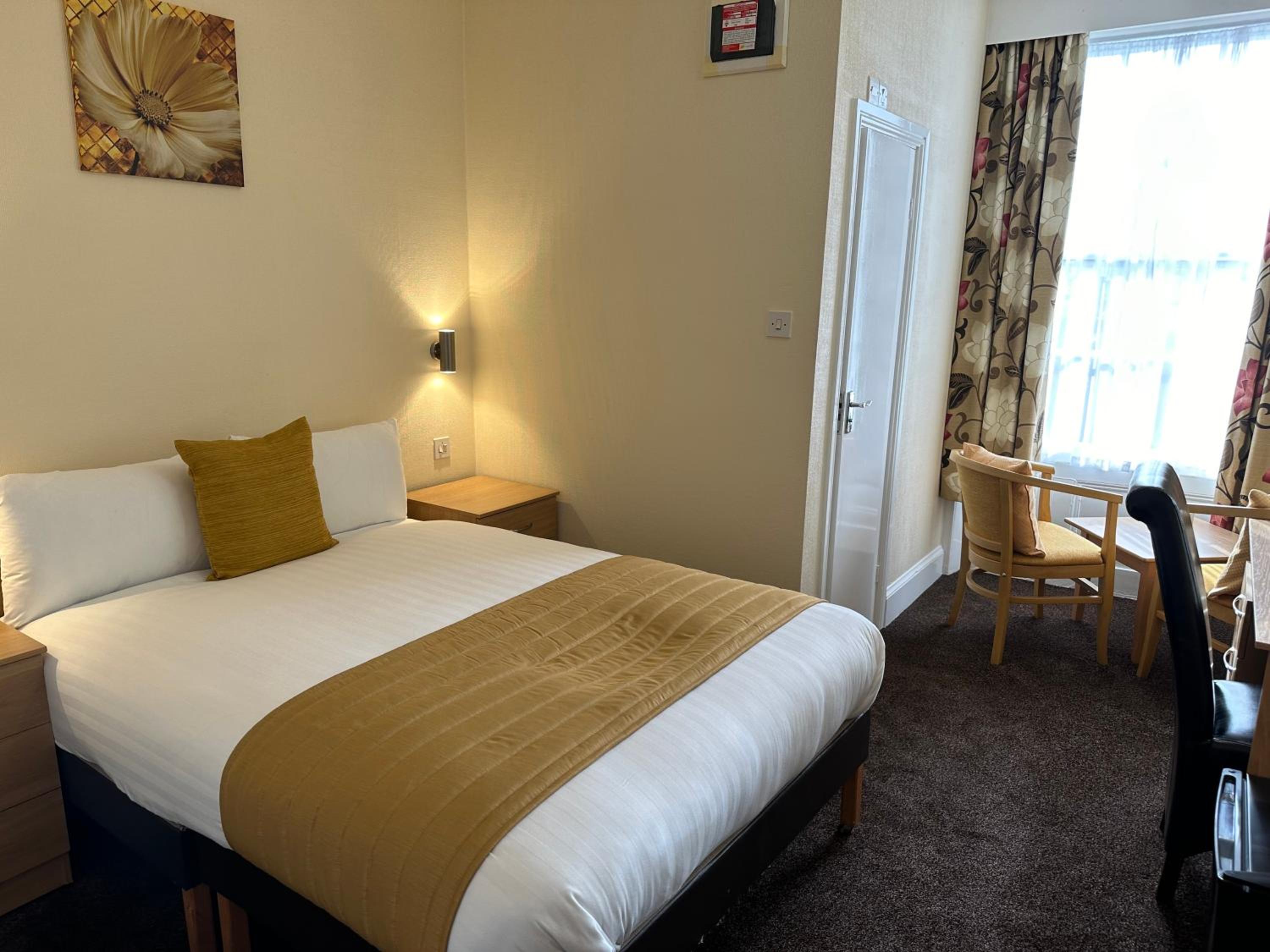 Double Room - Photo 3