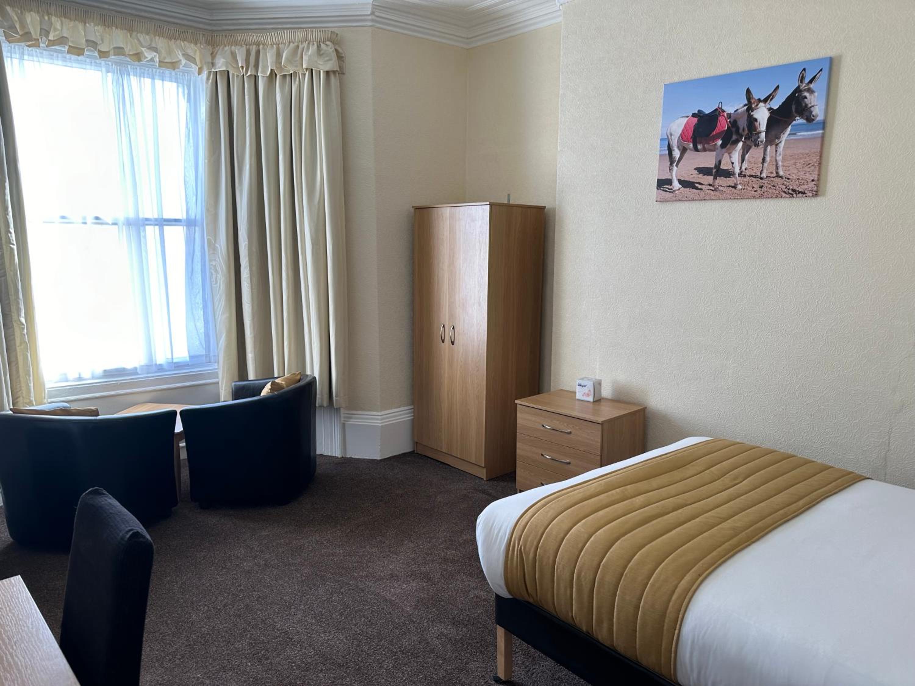 Double Room - Photo 2