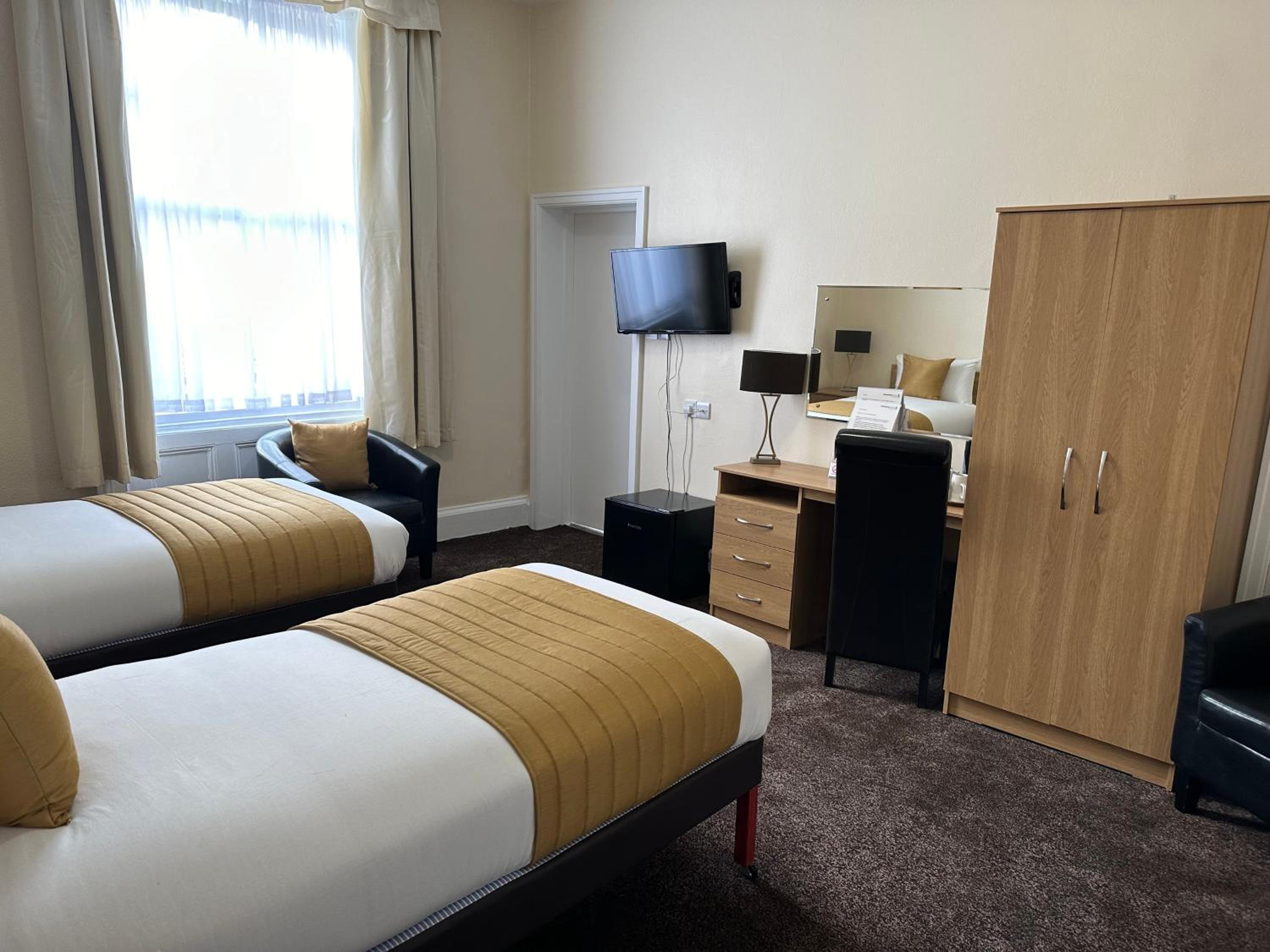 Twin Room with Sea View - Photo 1