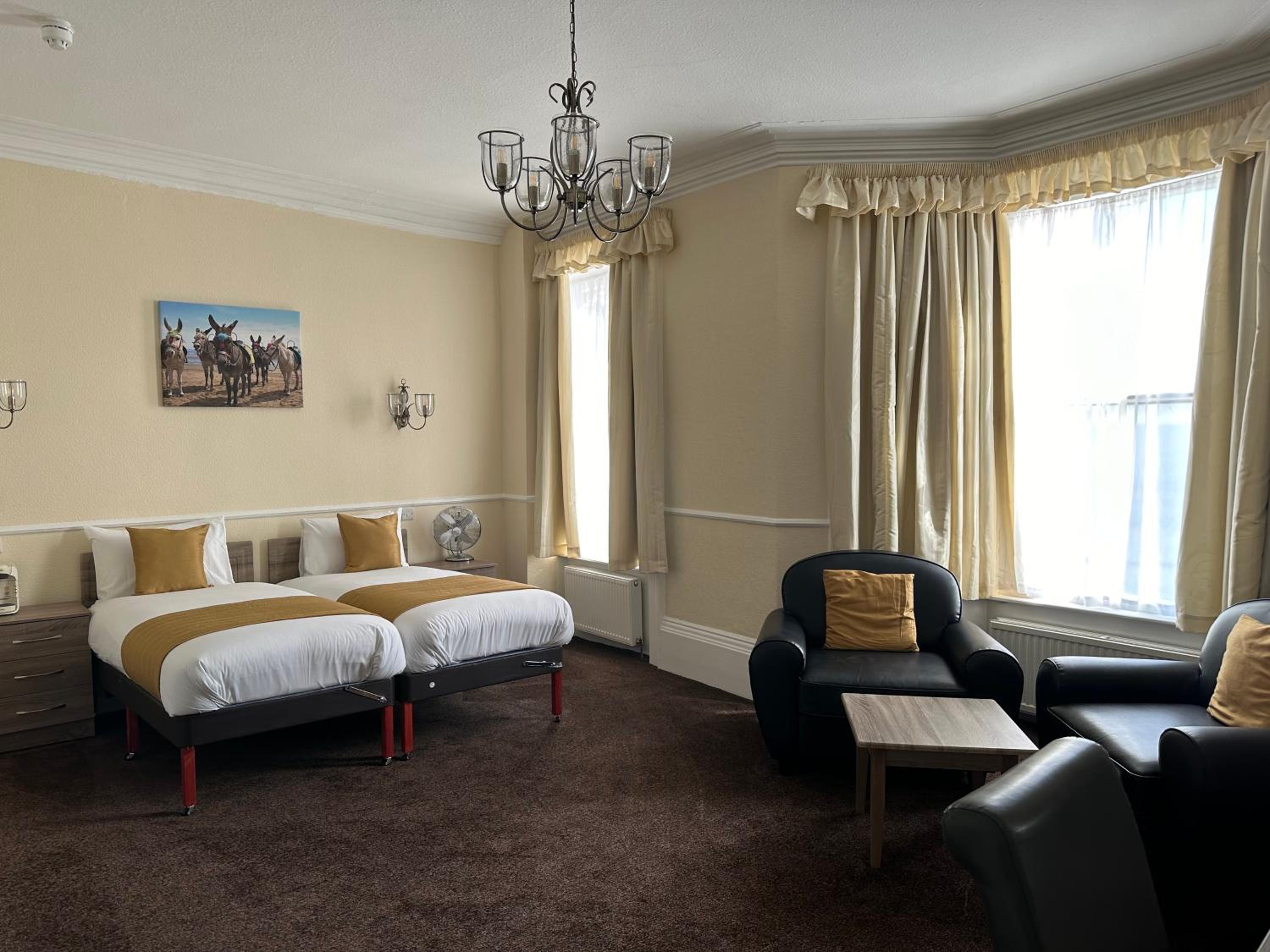 Twin Room with Sea View - Photo 2