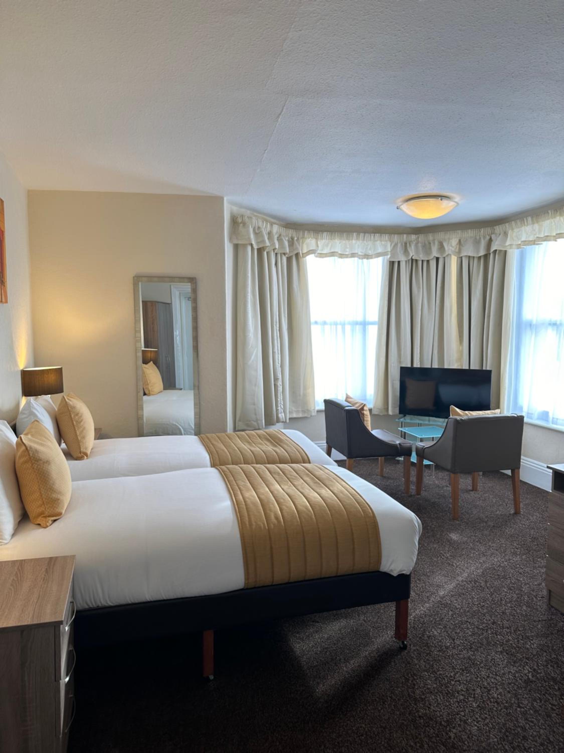 Twin Room with Sea View - Photo 3