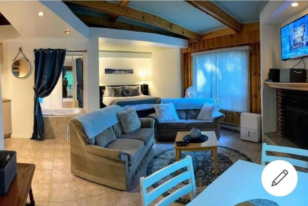 One-Bedroom House photo 1