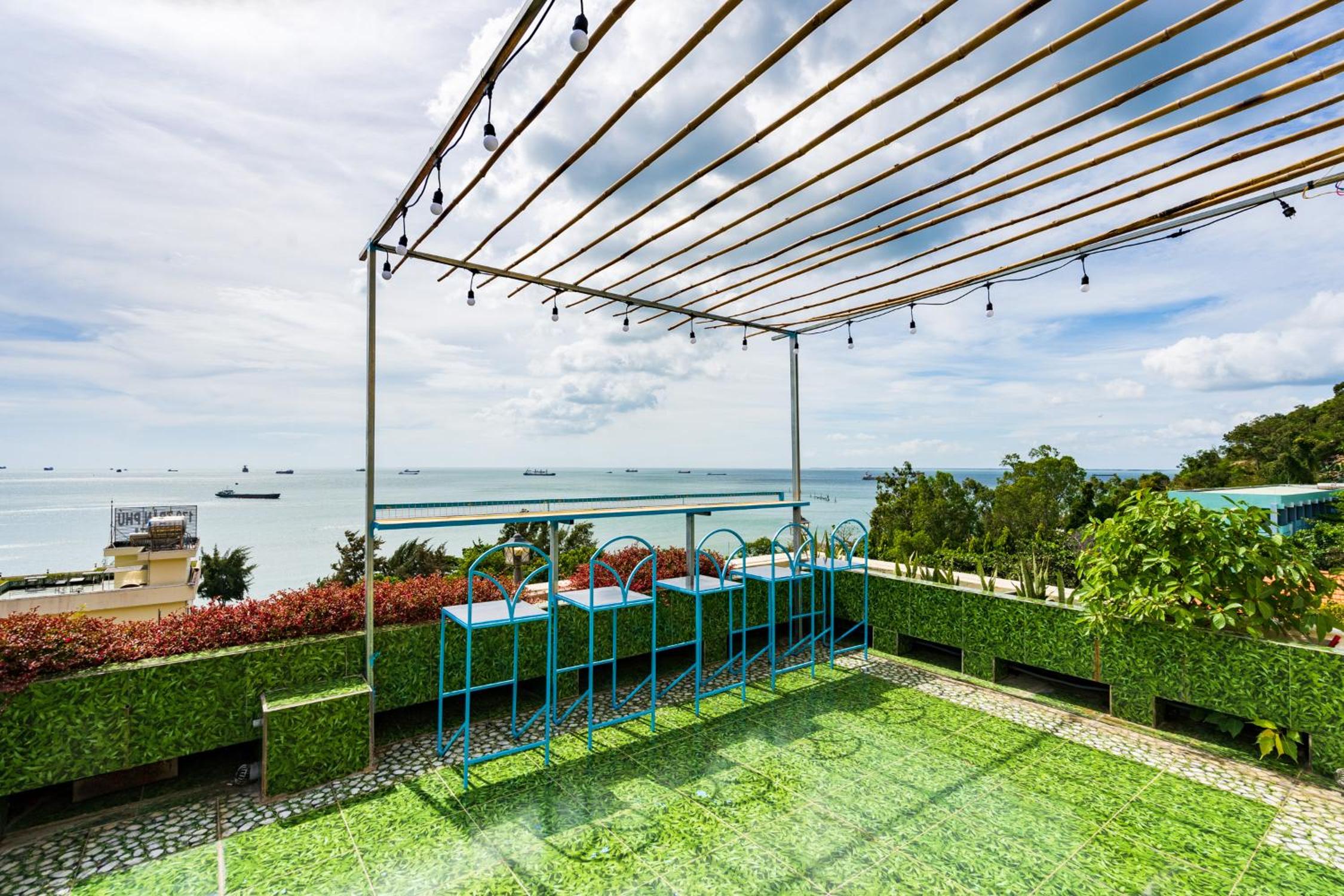 Deluxe Double Room With Sea View - Photo 19
