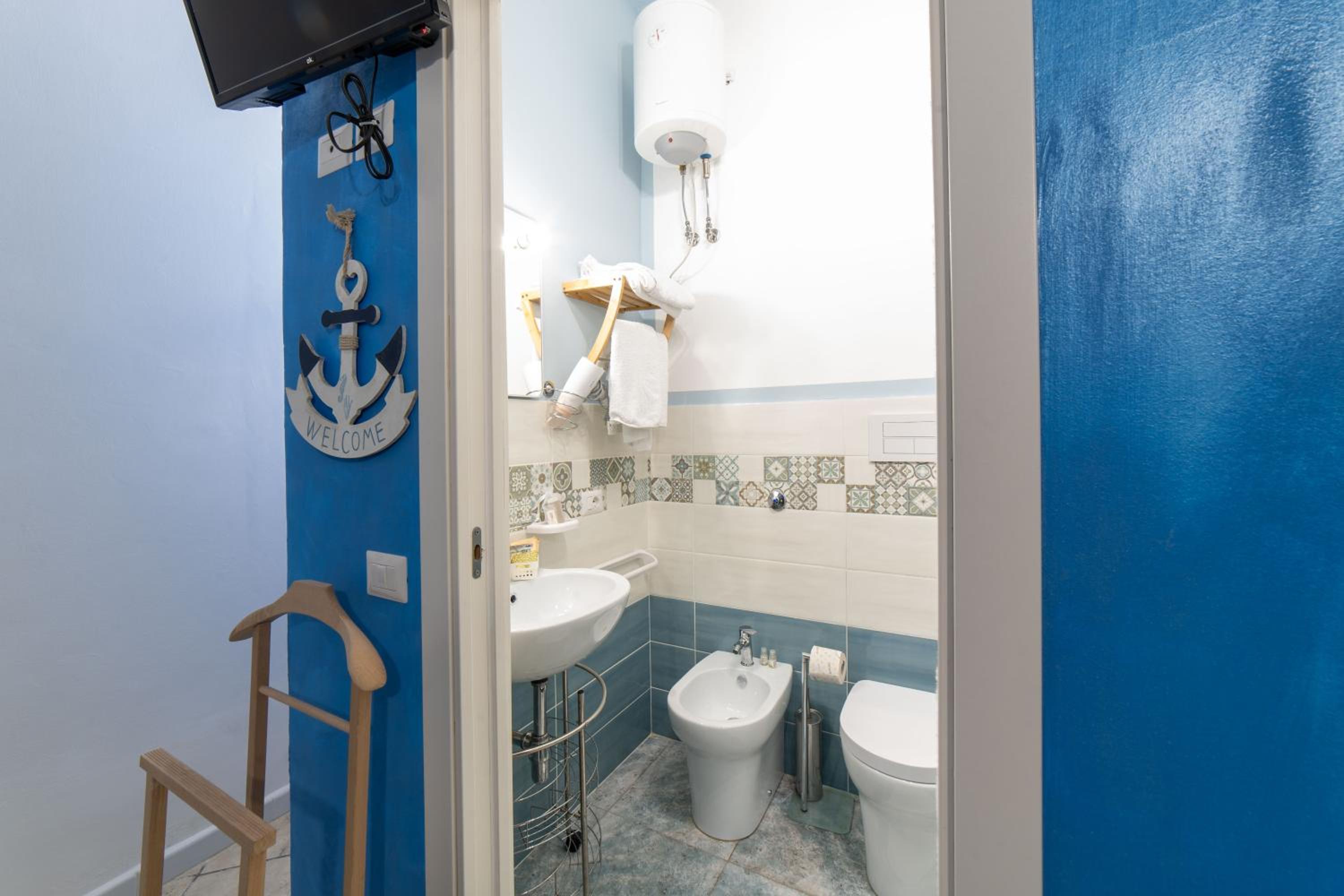 Double Room with Private Bathroom photo 2