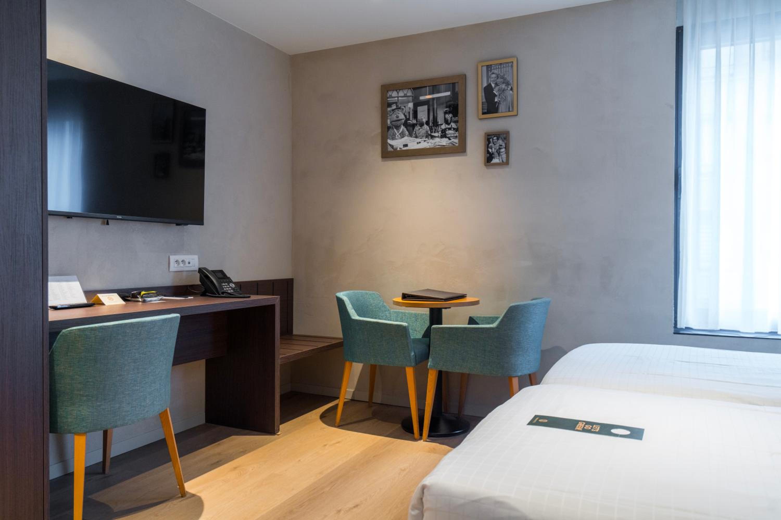 Standard Double Room - Photo 6