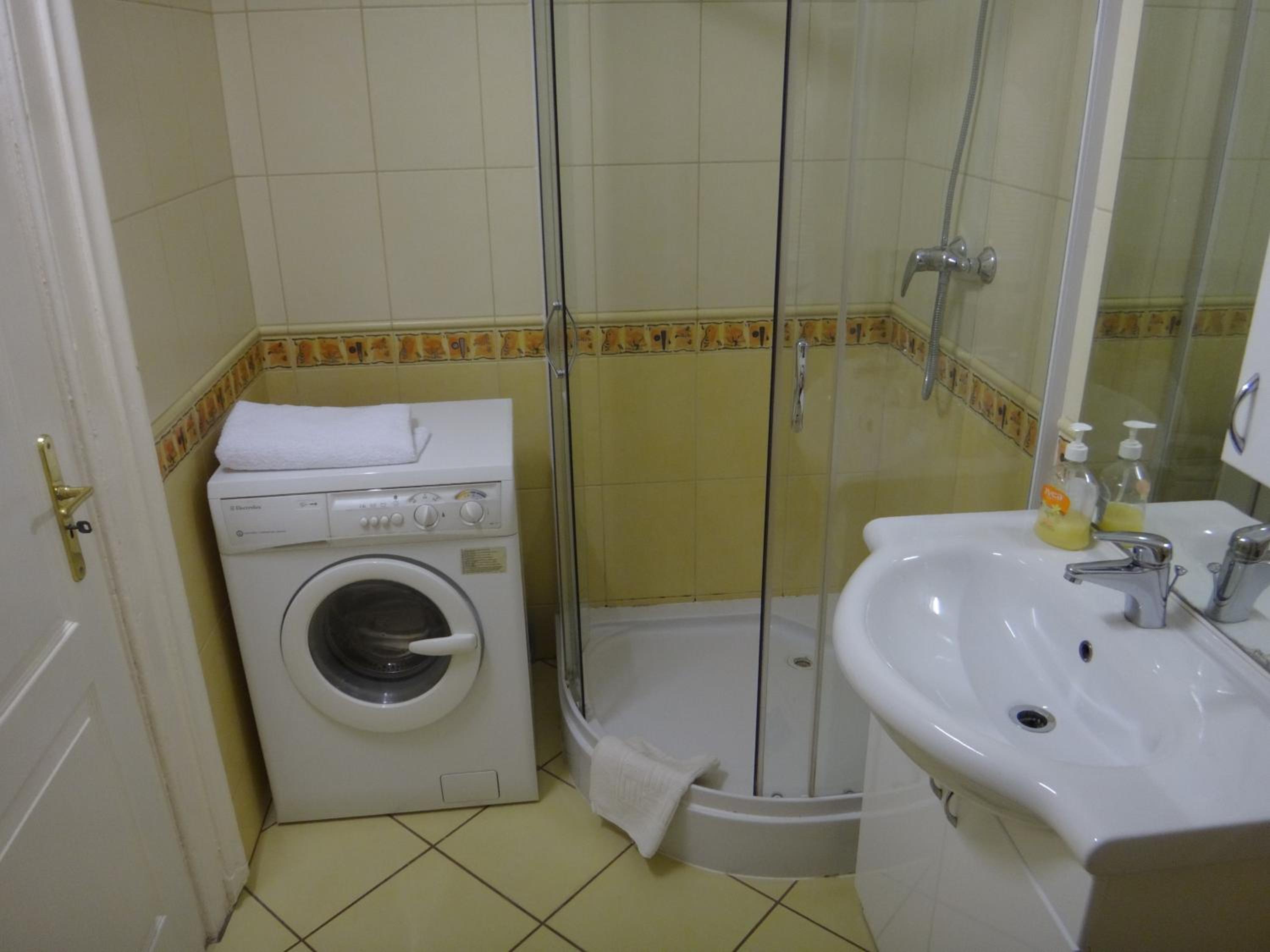Studio Apartment - Photo 6