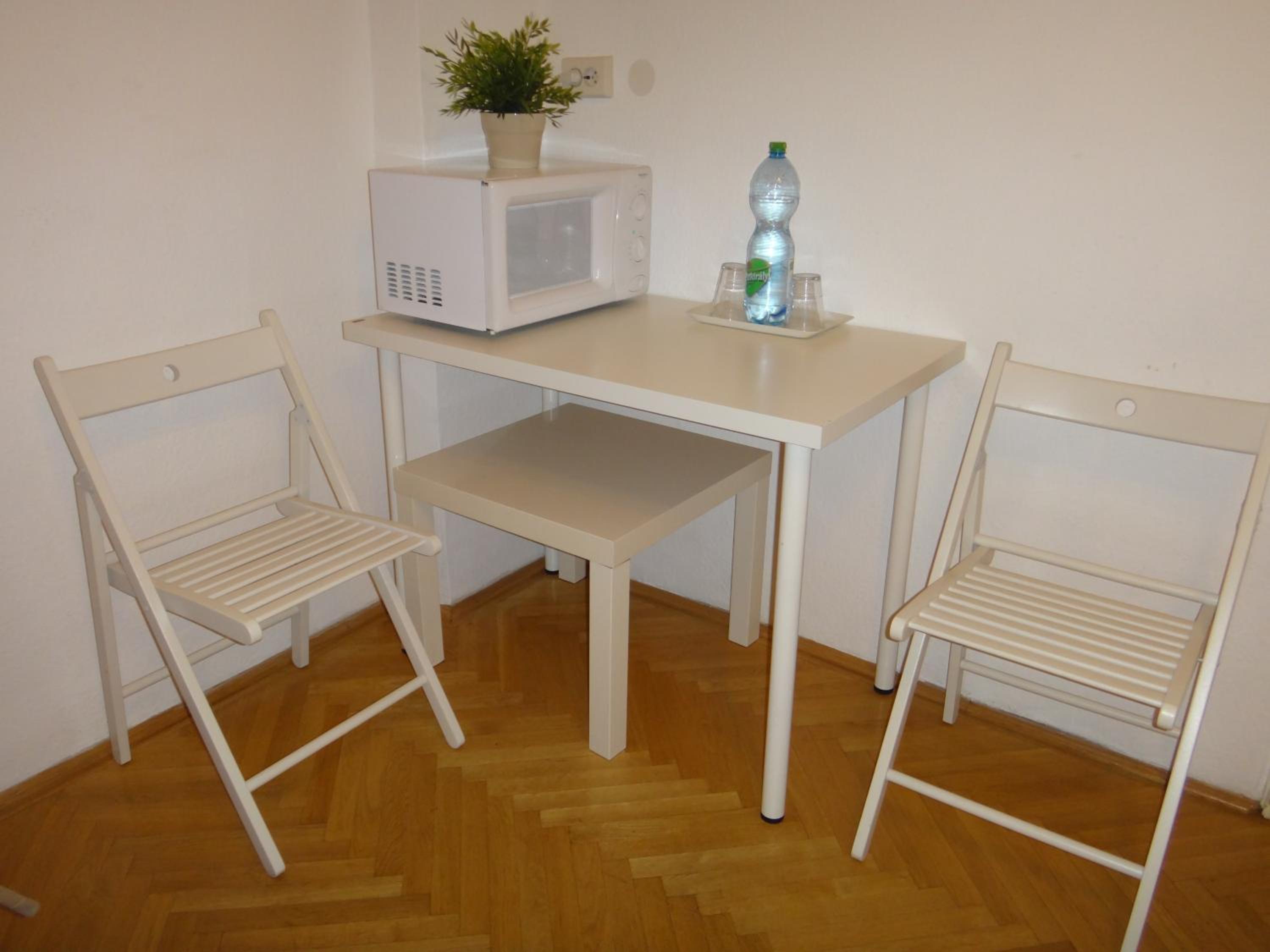Studio Apartment - Photo 7