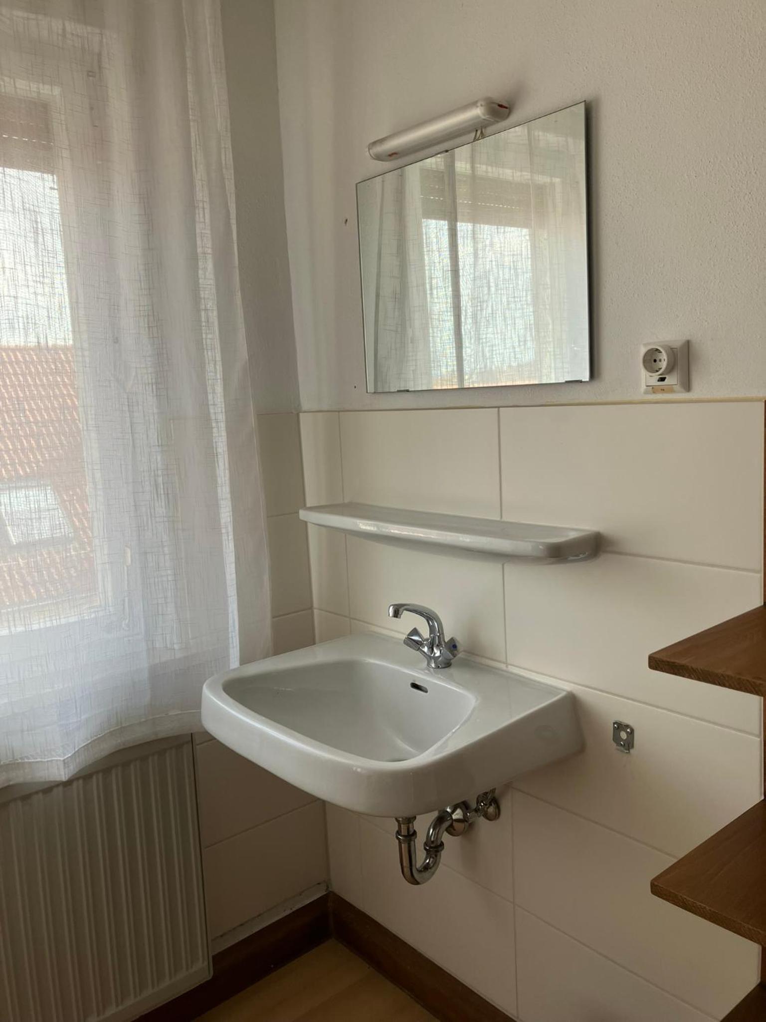 Single Room With Shared Bathroom photo 2