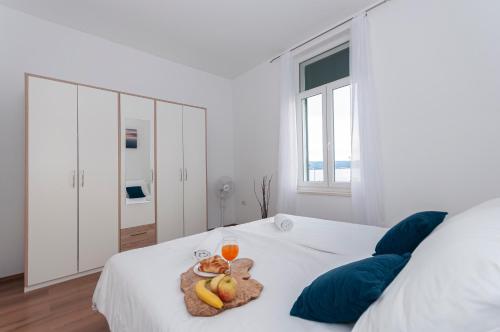 Apartment with Sea View photo 1