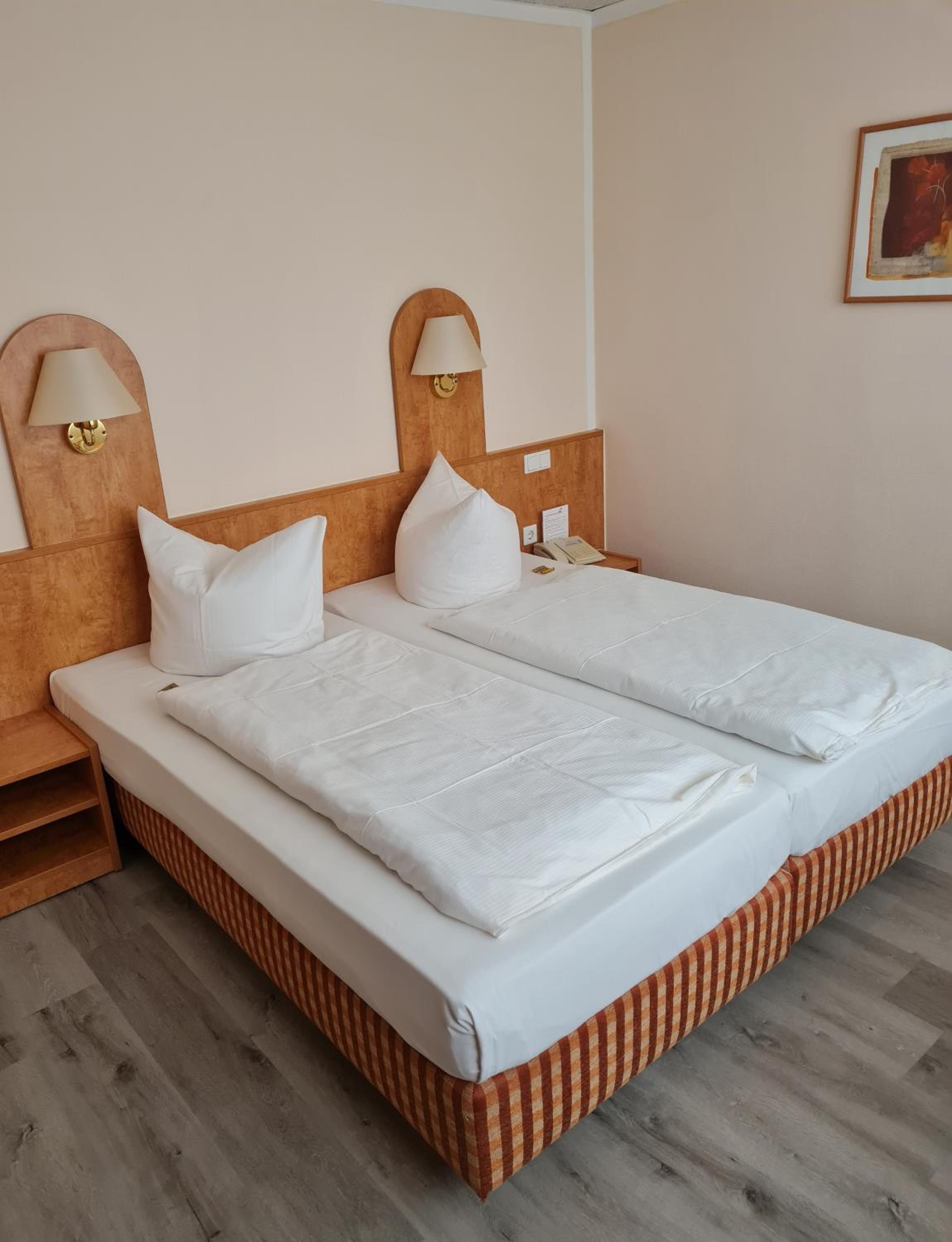 Double Room - Photo 7