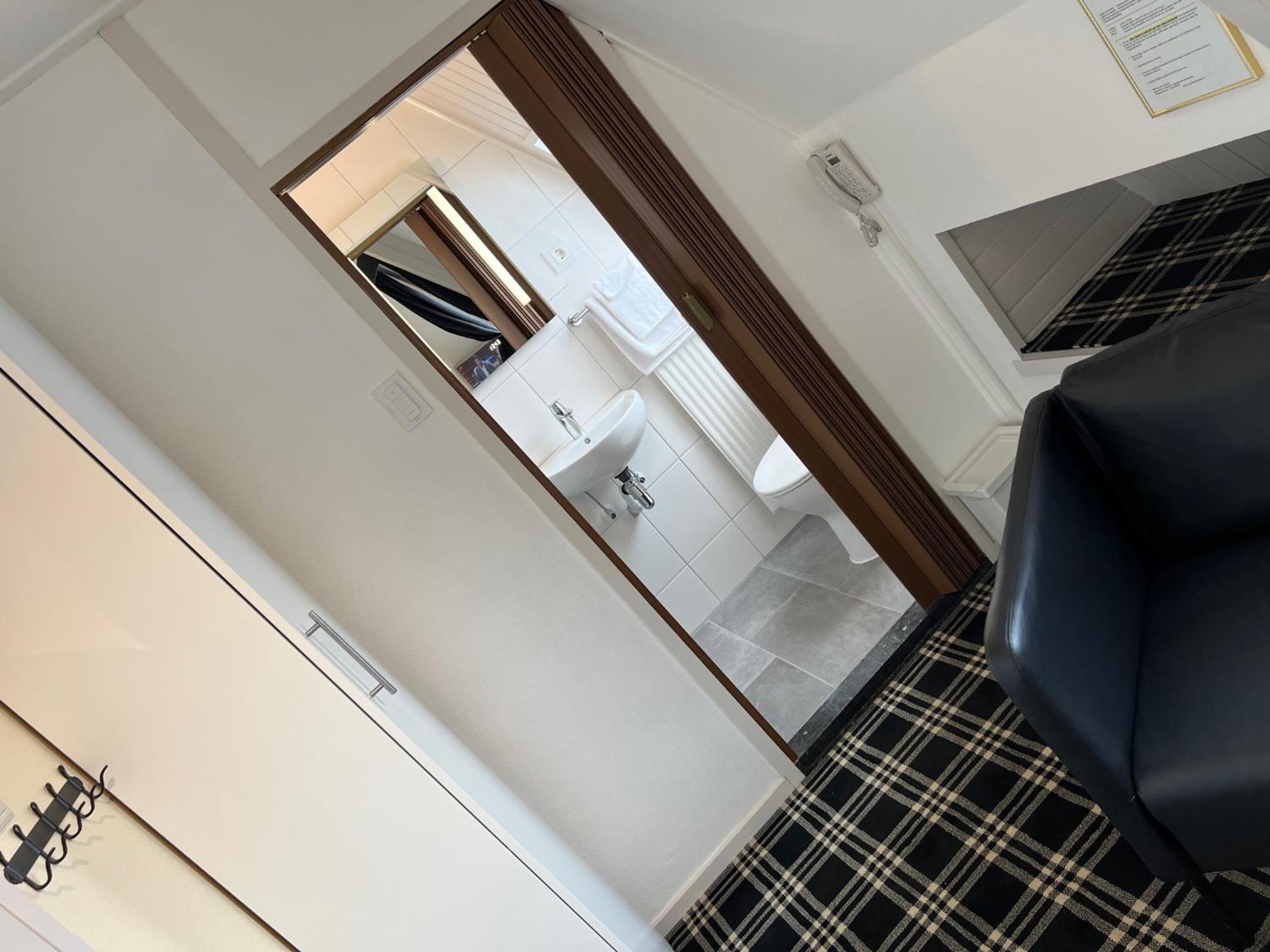 Single Room photo 2