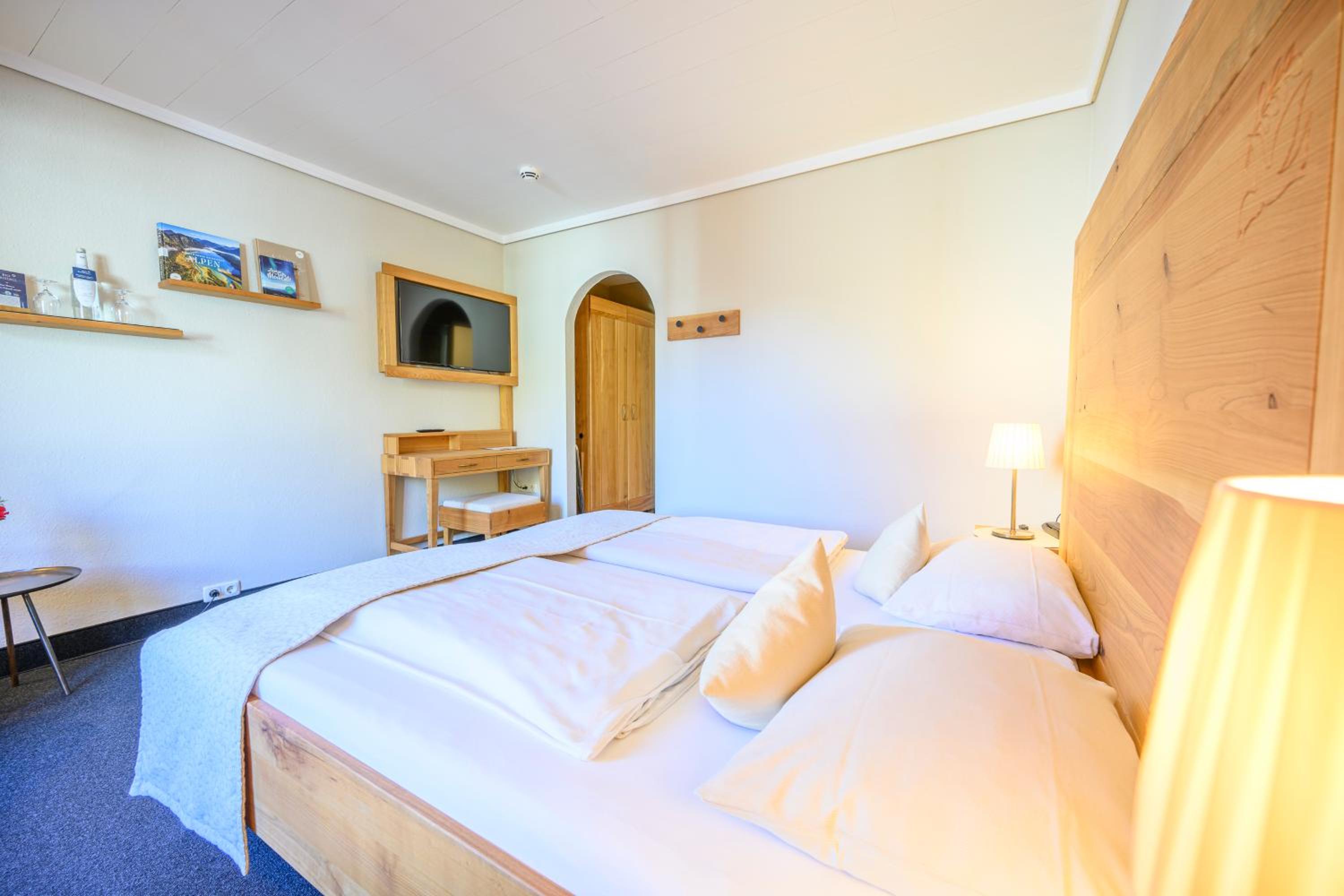 Small & Cozy - Photo 11