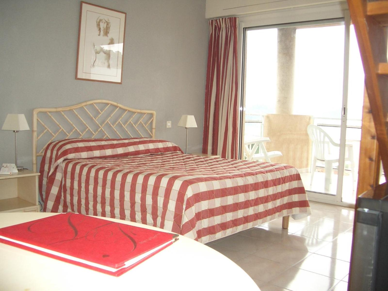  Family Room with Sea View - Photo 7