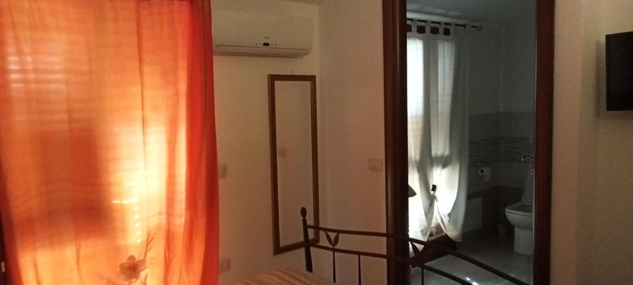 Deluxe Room - Photo 11
