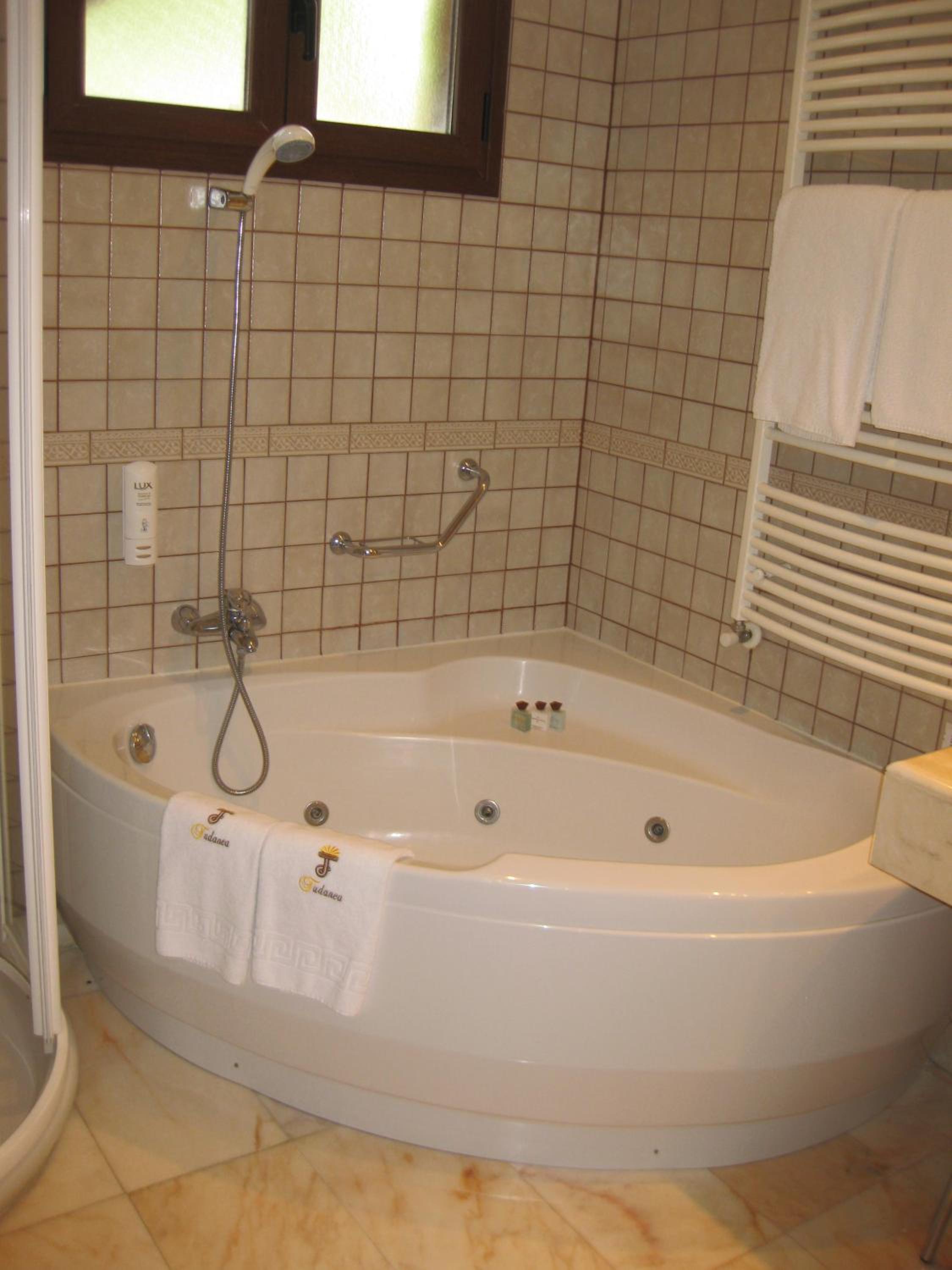 Suite - Photo 6