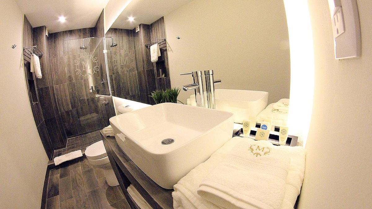 Deluxe Queen Room - Photo 2