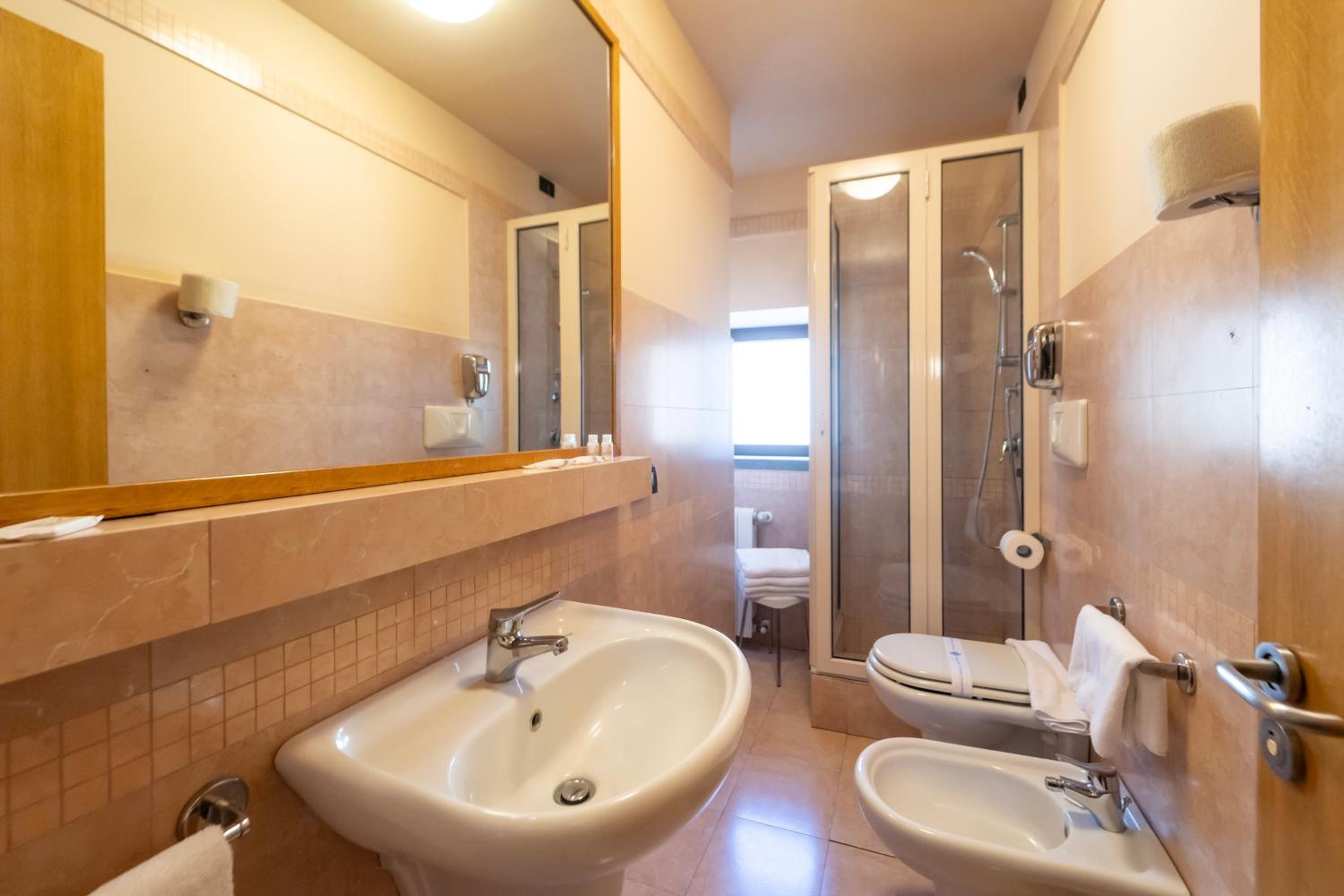 Economy Double Room photo 2