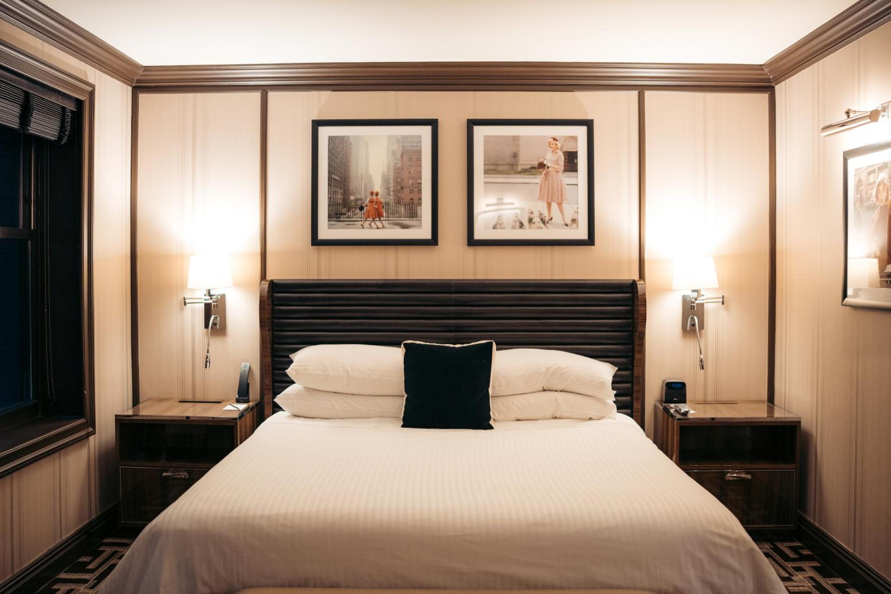 Junior Suite 1 King Bed City View