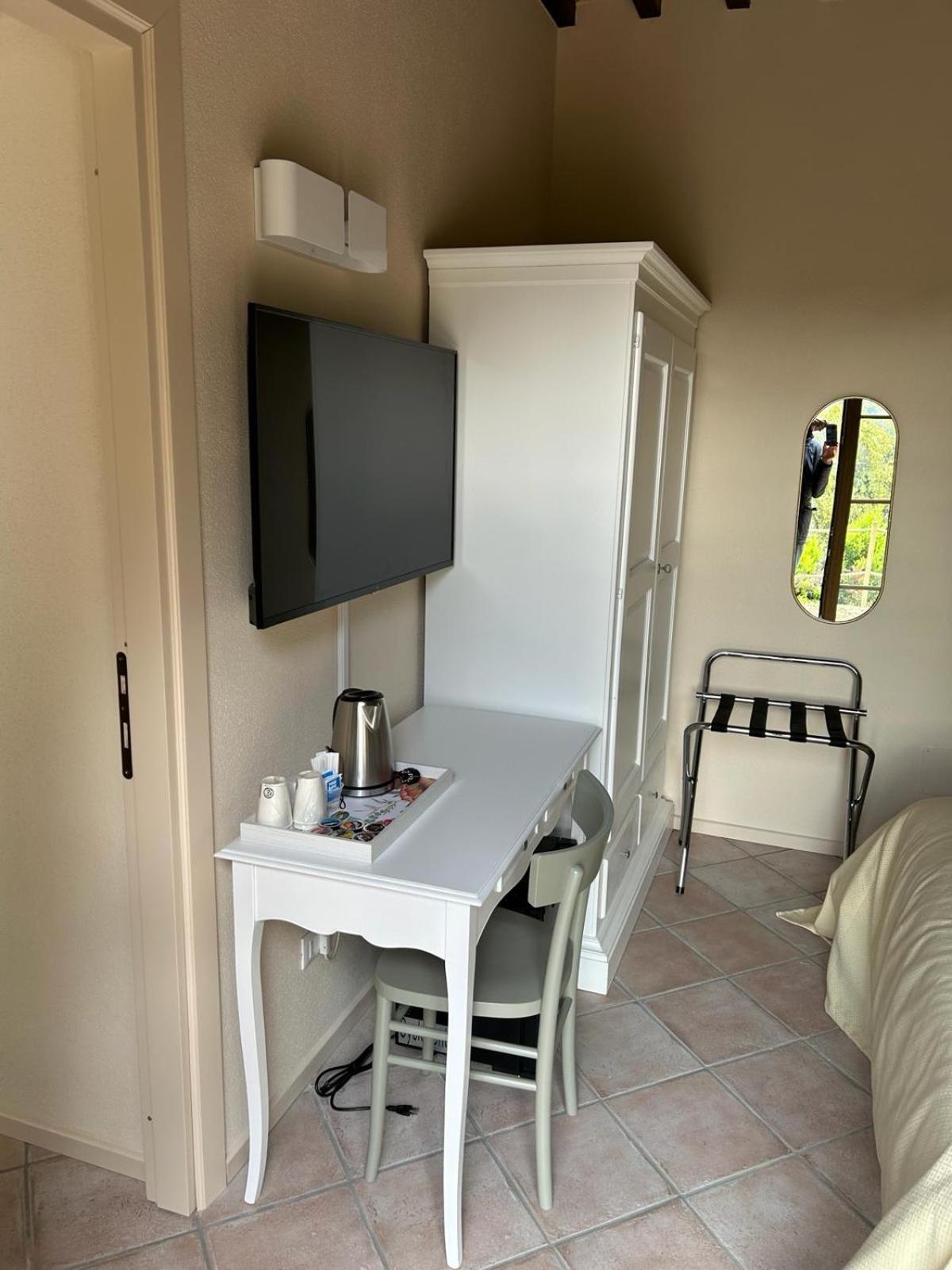 Small Double or Twin Room photo 3
