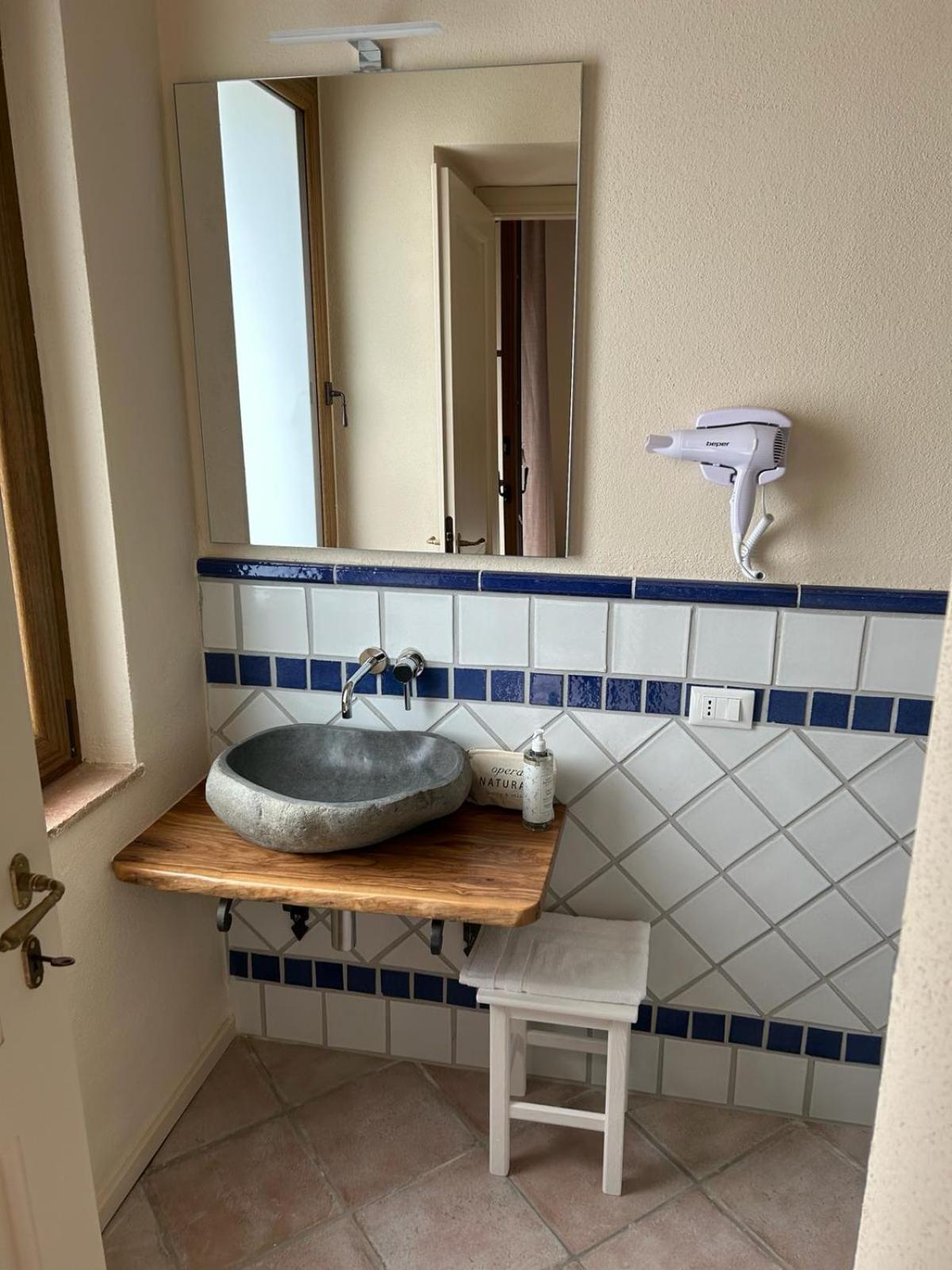 Small Double or Twin Room photo 2