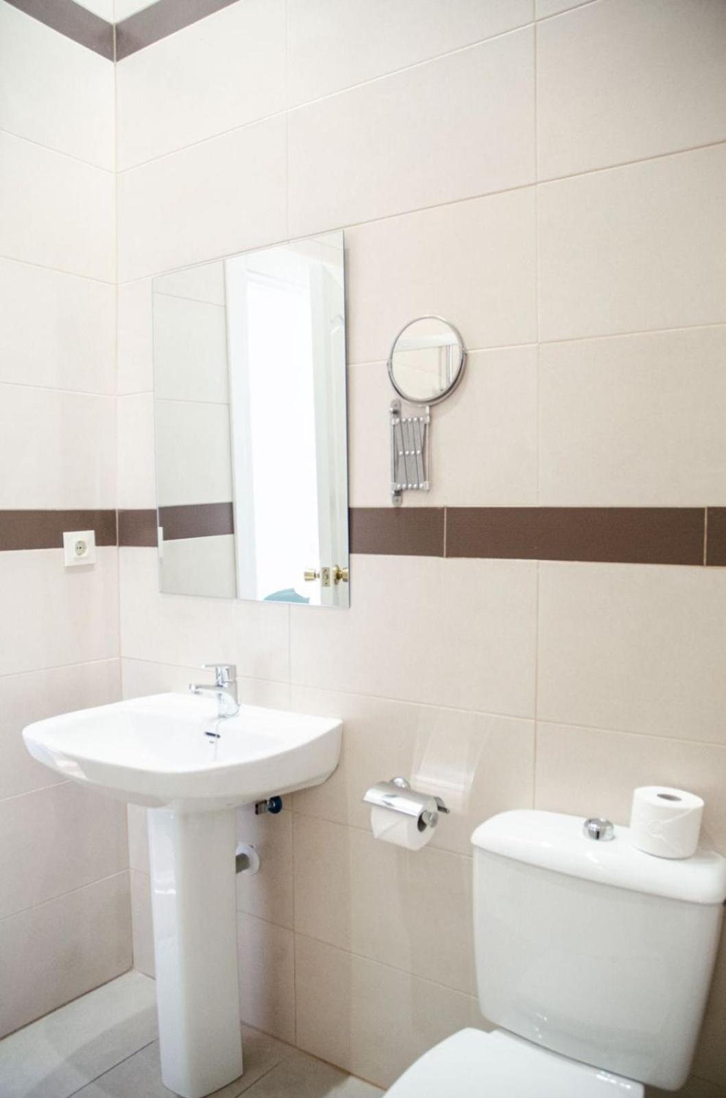 Double or Twin Room photo 2