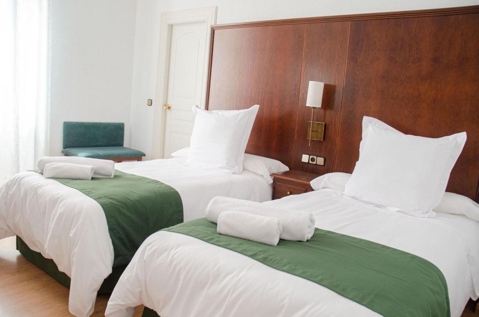 Double or Twin Room photo 3