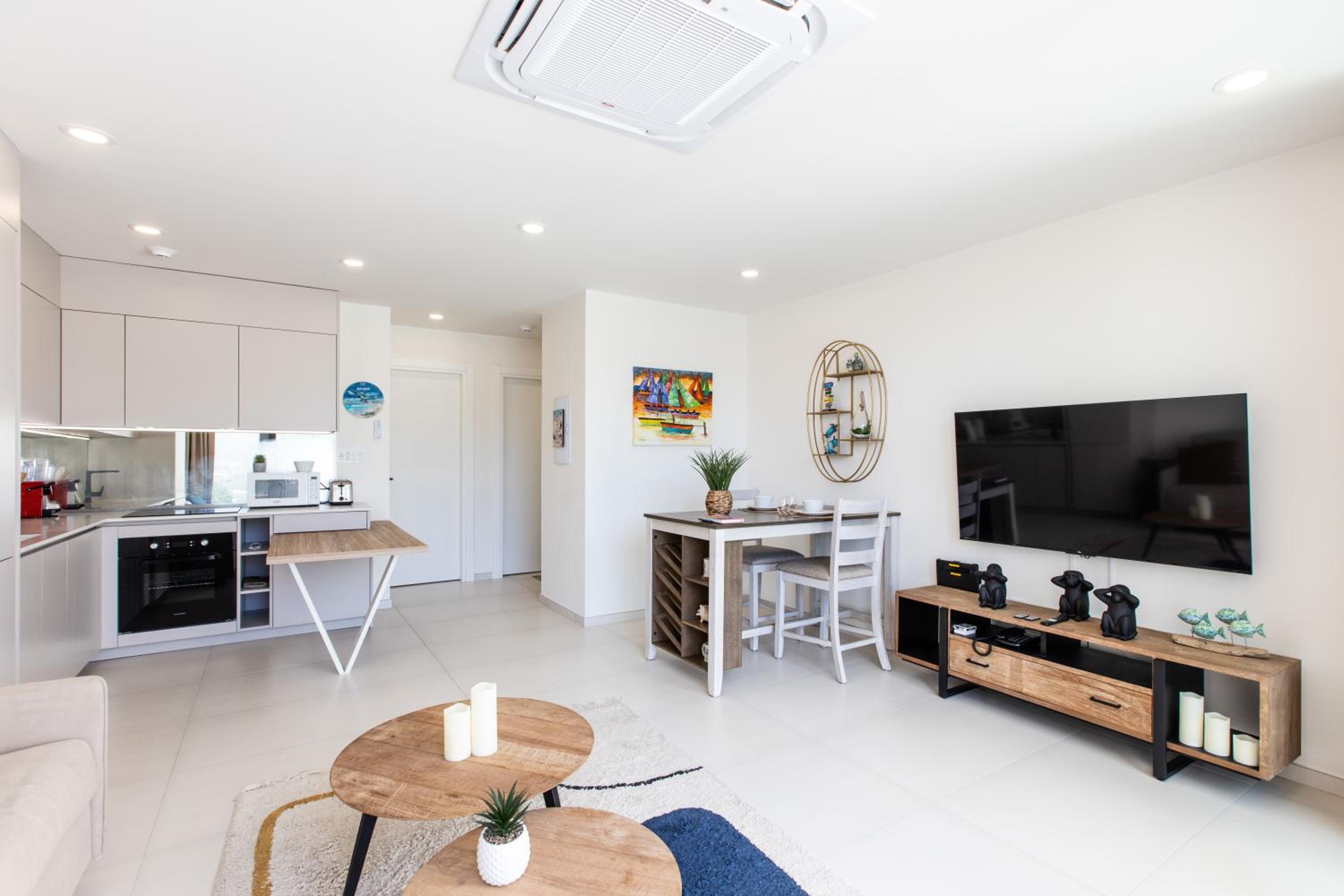 One-Bedroom Apartment with Balcony