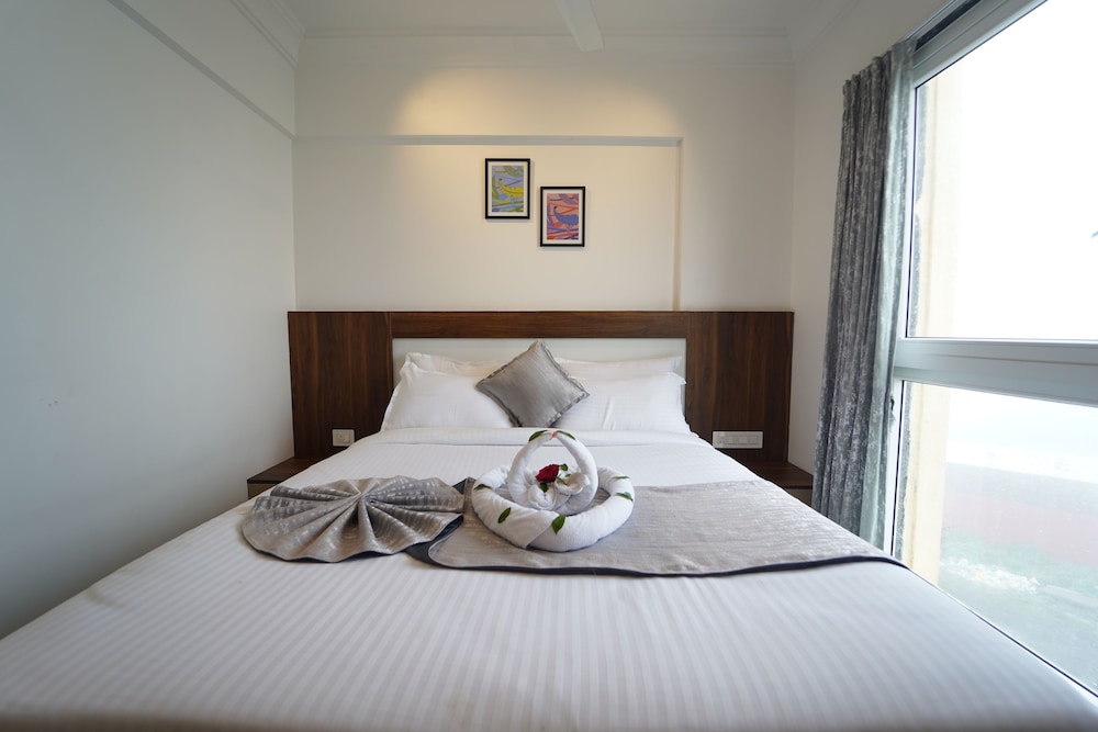 Deluxe Studio Suite, City View photo 2