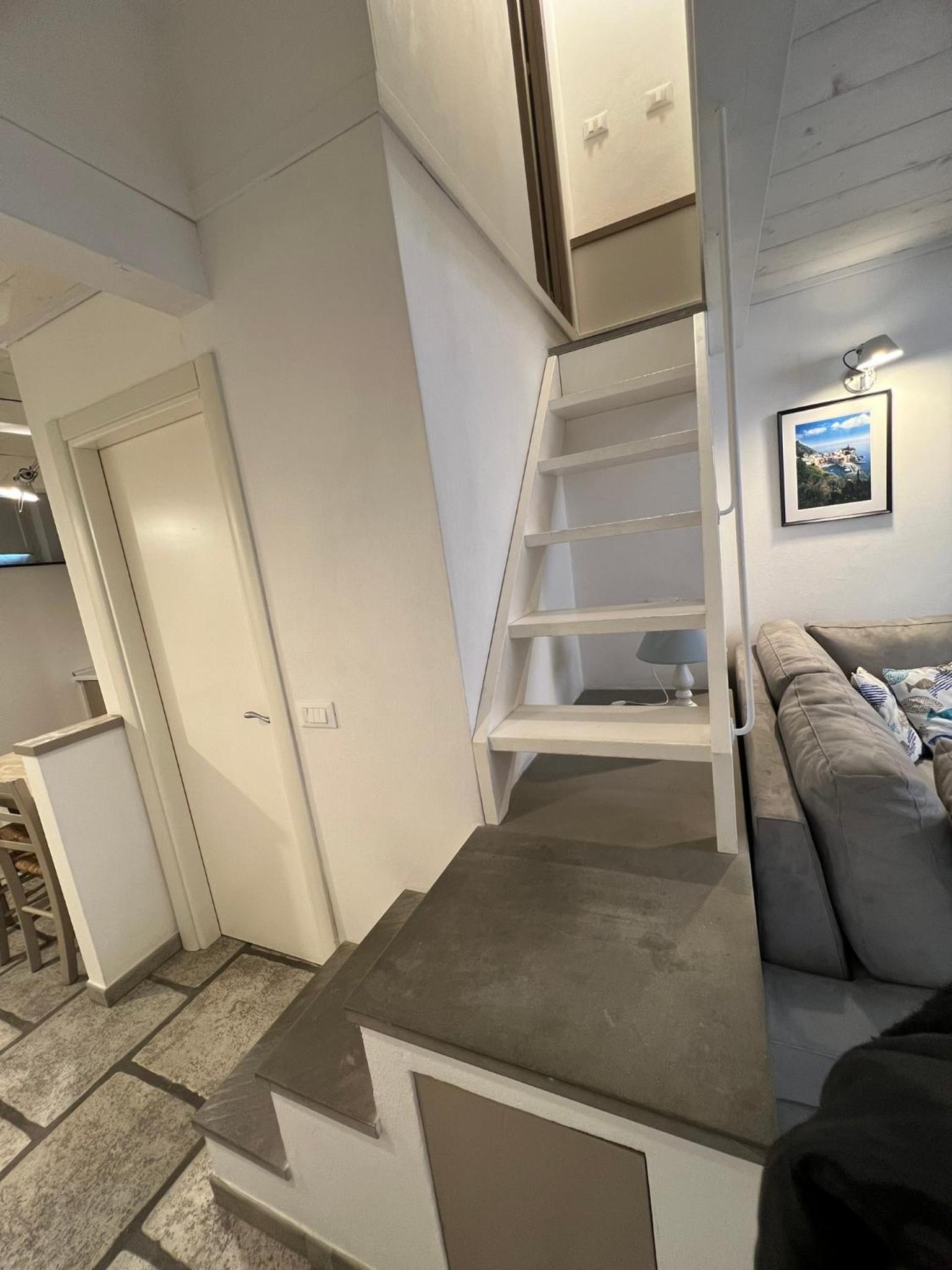 Two-Bedroom House - Photo 8